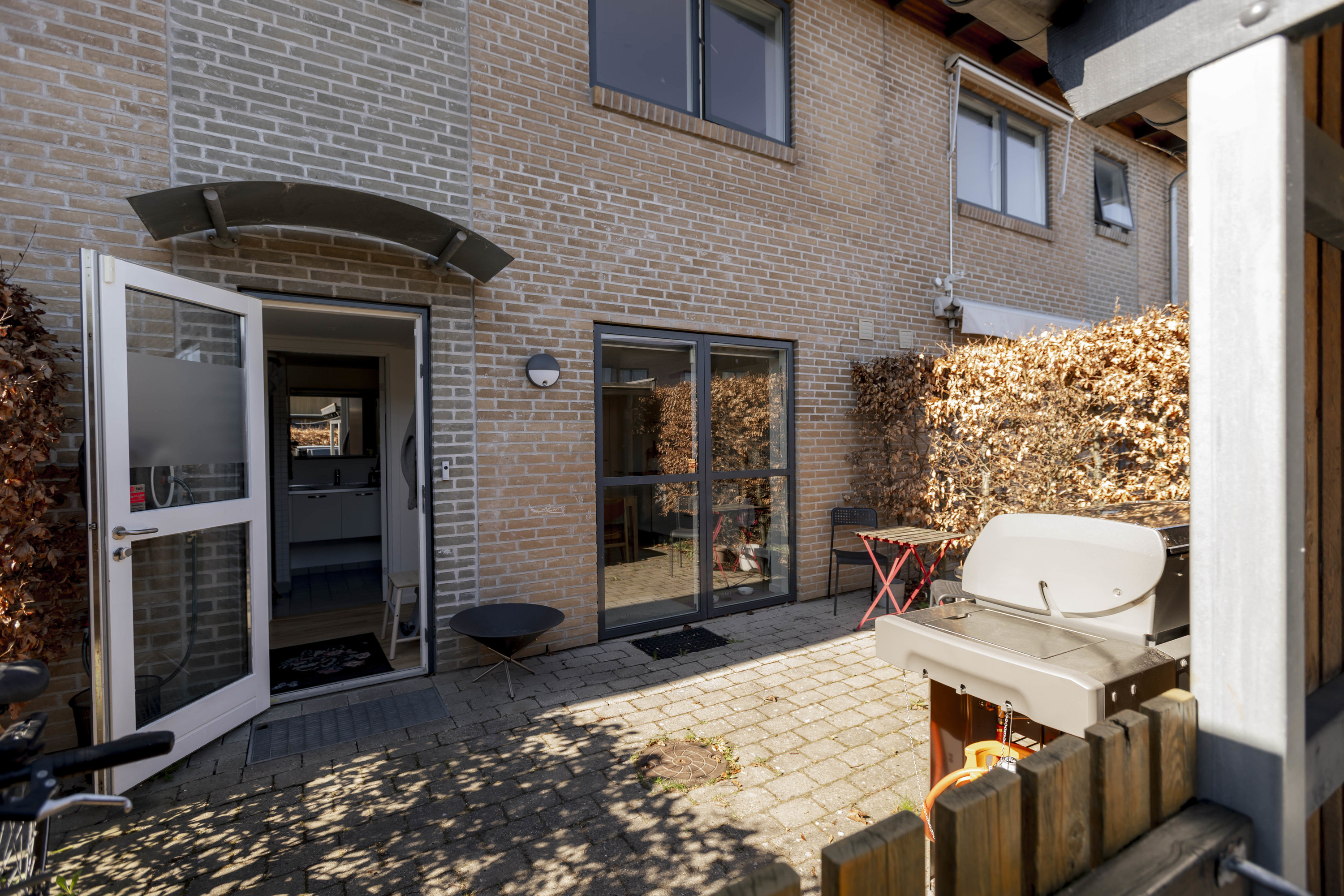 Fremhævet forhave billede i fuldskærmstilstand. Billede af Marbæk Park 35, 2750 Ballerup