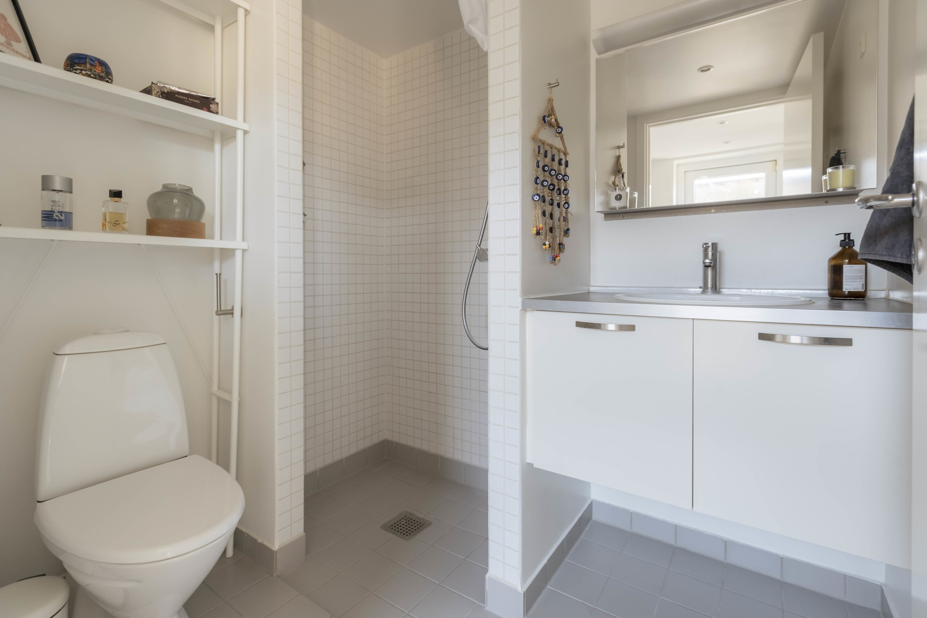 Fremhævet badeværelse billede i fuldskærmstilstand. Billede af Marbæk Park 35, 2750 Ballerup