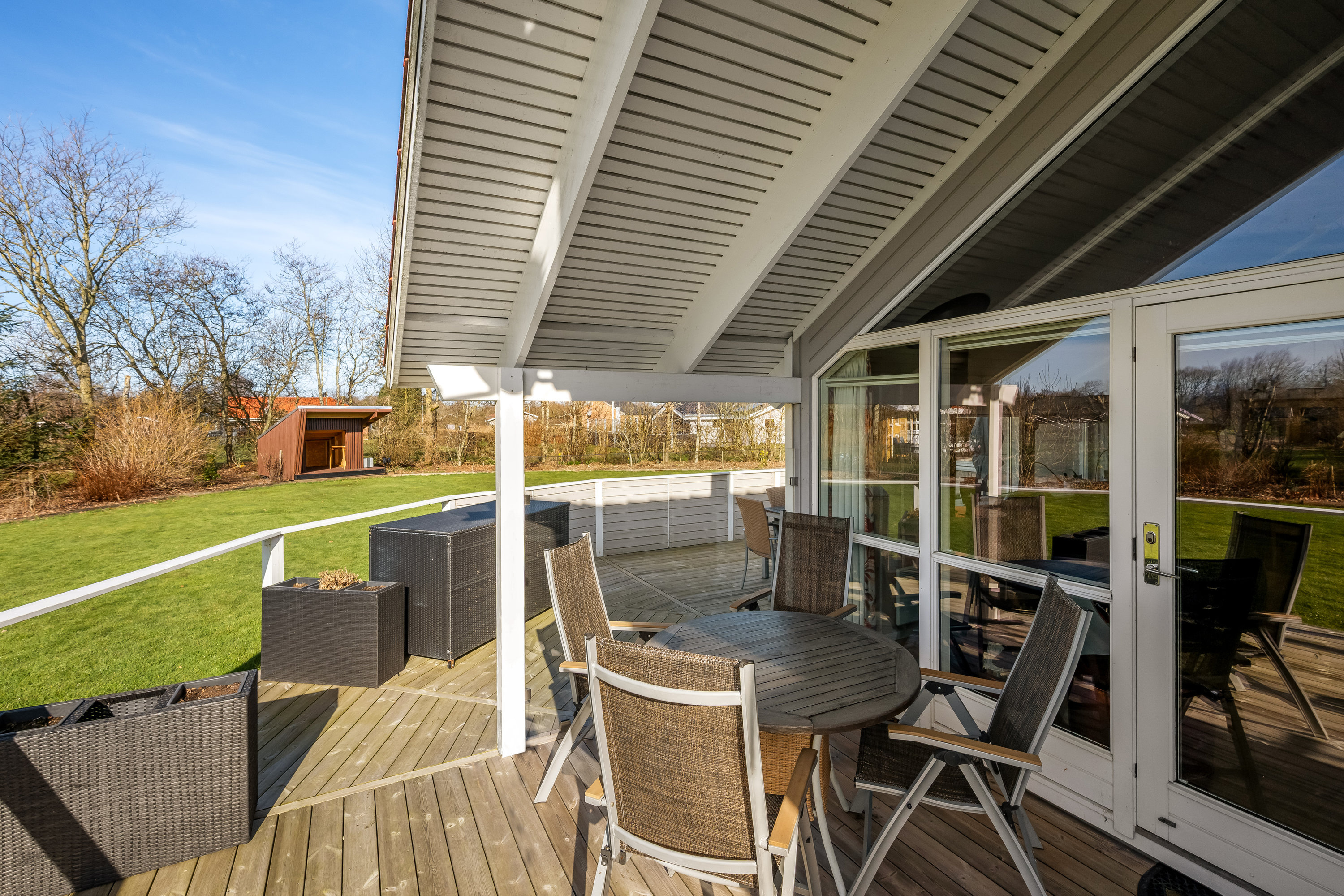 Fremhævet overdækket terrasse billede i fuldskærmstilstand. Billede af Vibevænget 14, Bork Havn, 6893 Hemmet