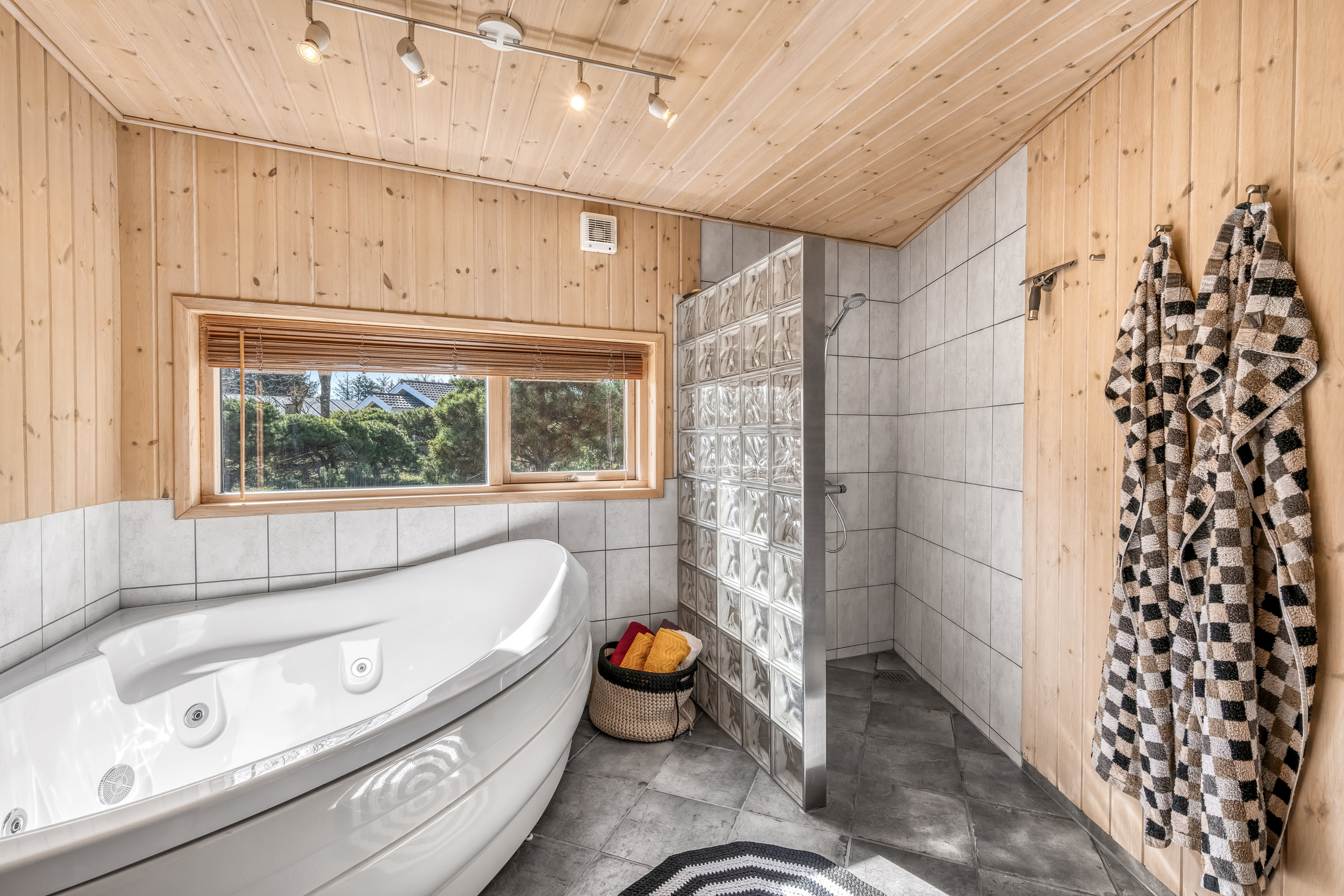 Fremhævet badeværelse billede i fuldskærmstilstand. Billede af Vestervang 29, Lønne, 6830 Nørre Nebel