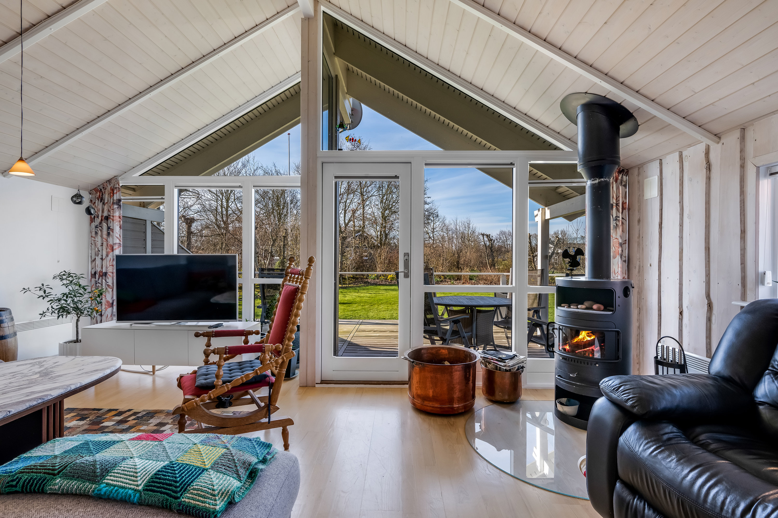 Fremhævet stue billede i fuldskærmstilstand. Billede af Vibevænget 14, Bork Havn, 6893 Hemmet