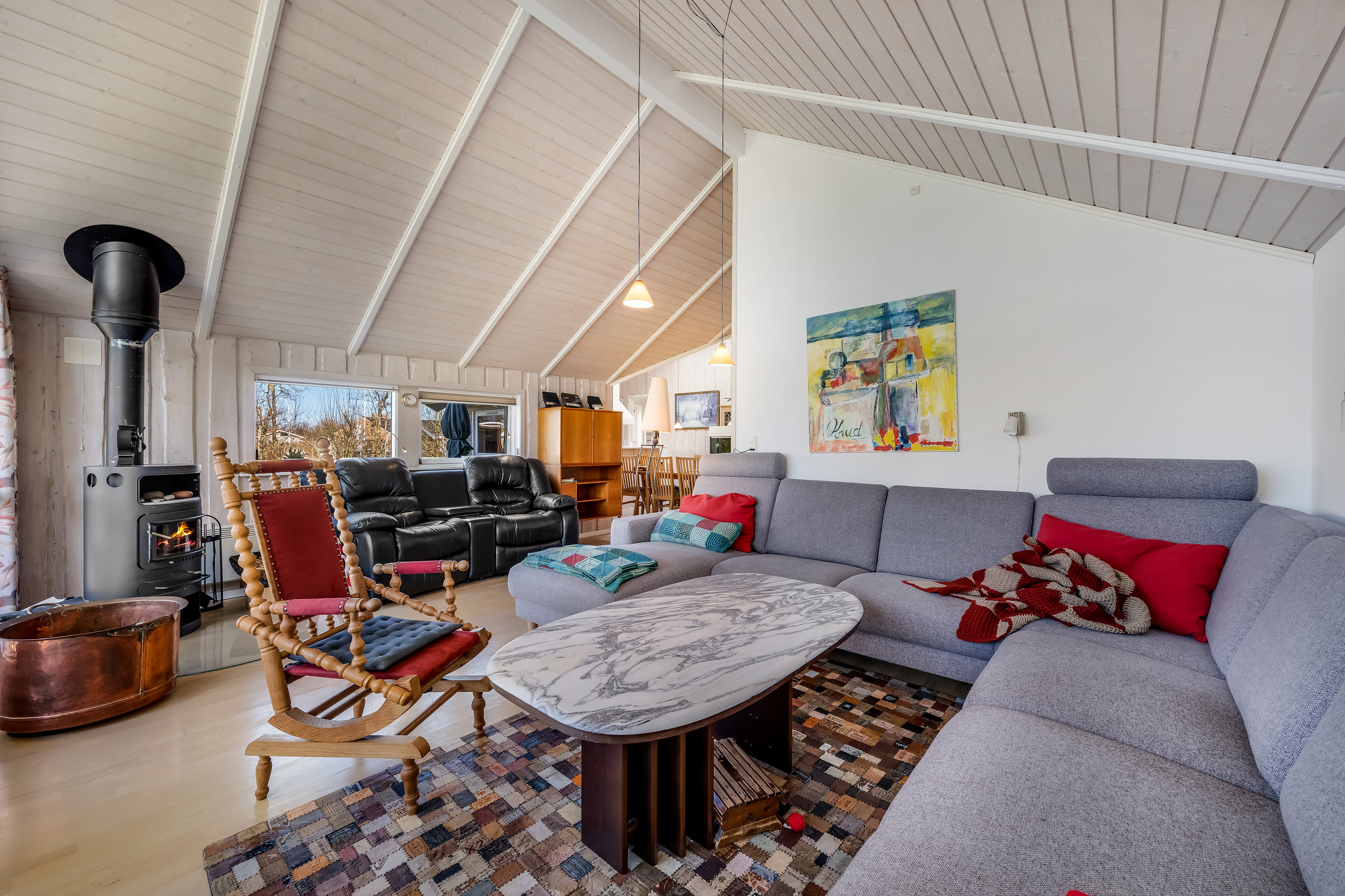 Fremhævet stue billede i fuldskærmstilstand. Billede af Vibevænget 14, Bork Havn, 6893 Hemmet