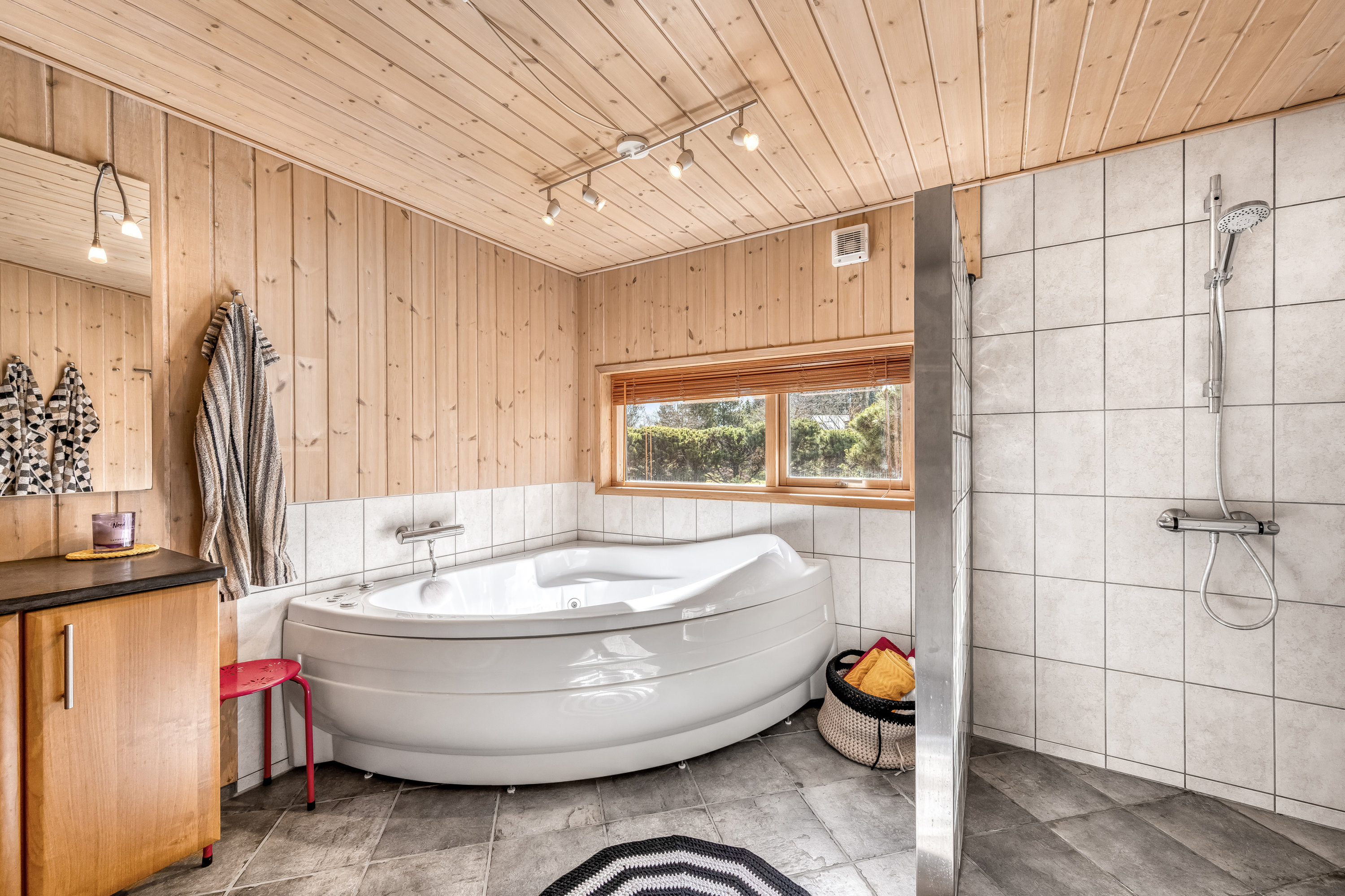 Fremhævet badeværelse billede i fuldskærmstilstand. Billede af Vestervang 29, Lønne, 6830 Nørre Nebel