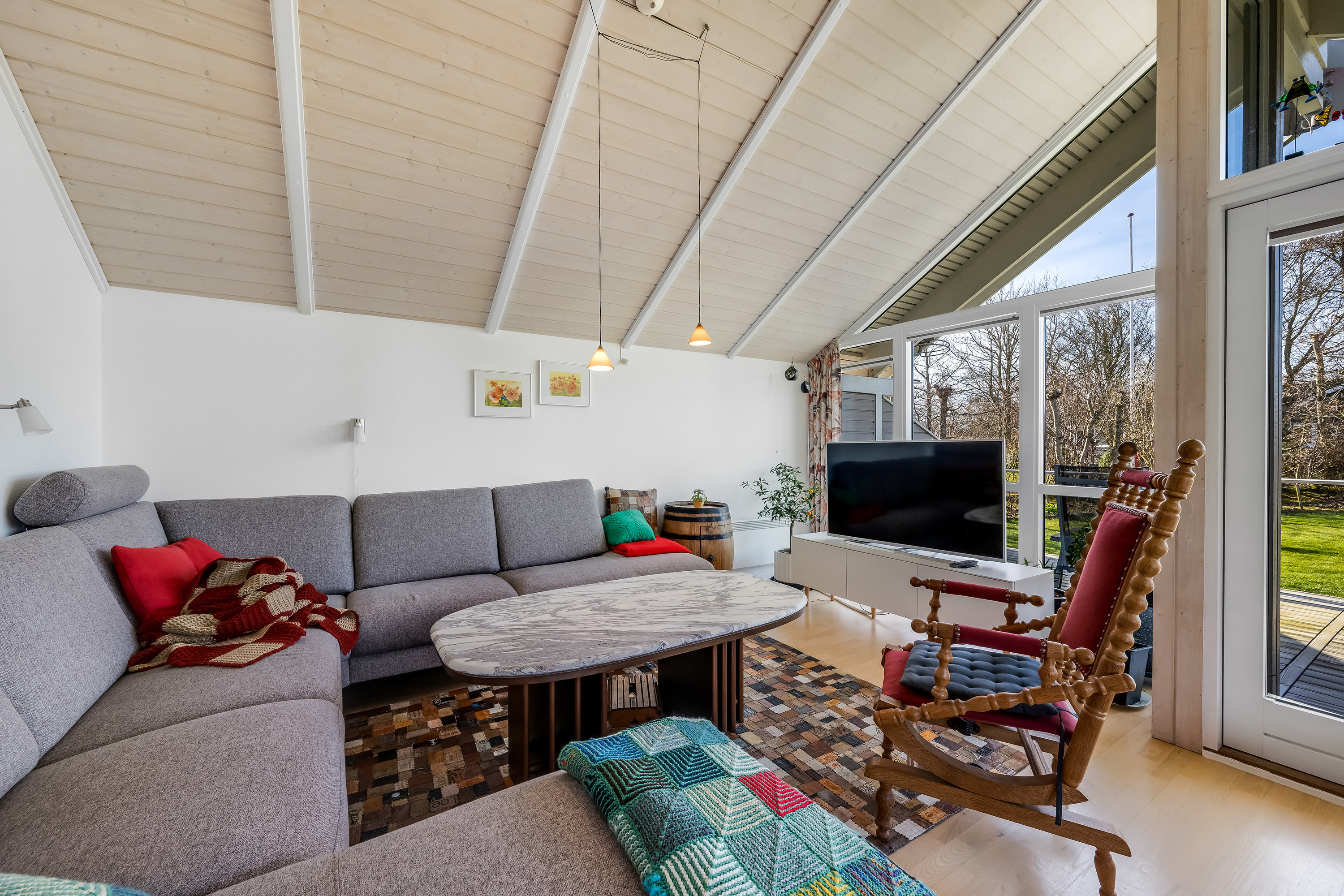 Fremhævet stue billede i fuldskærmstilstand. Billede af Vibevænget 14, Bork Havn, 6893 Hemmet