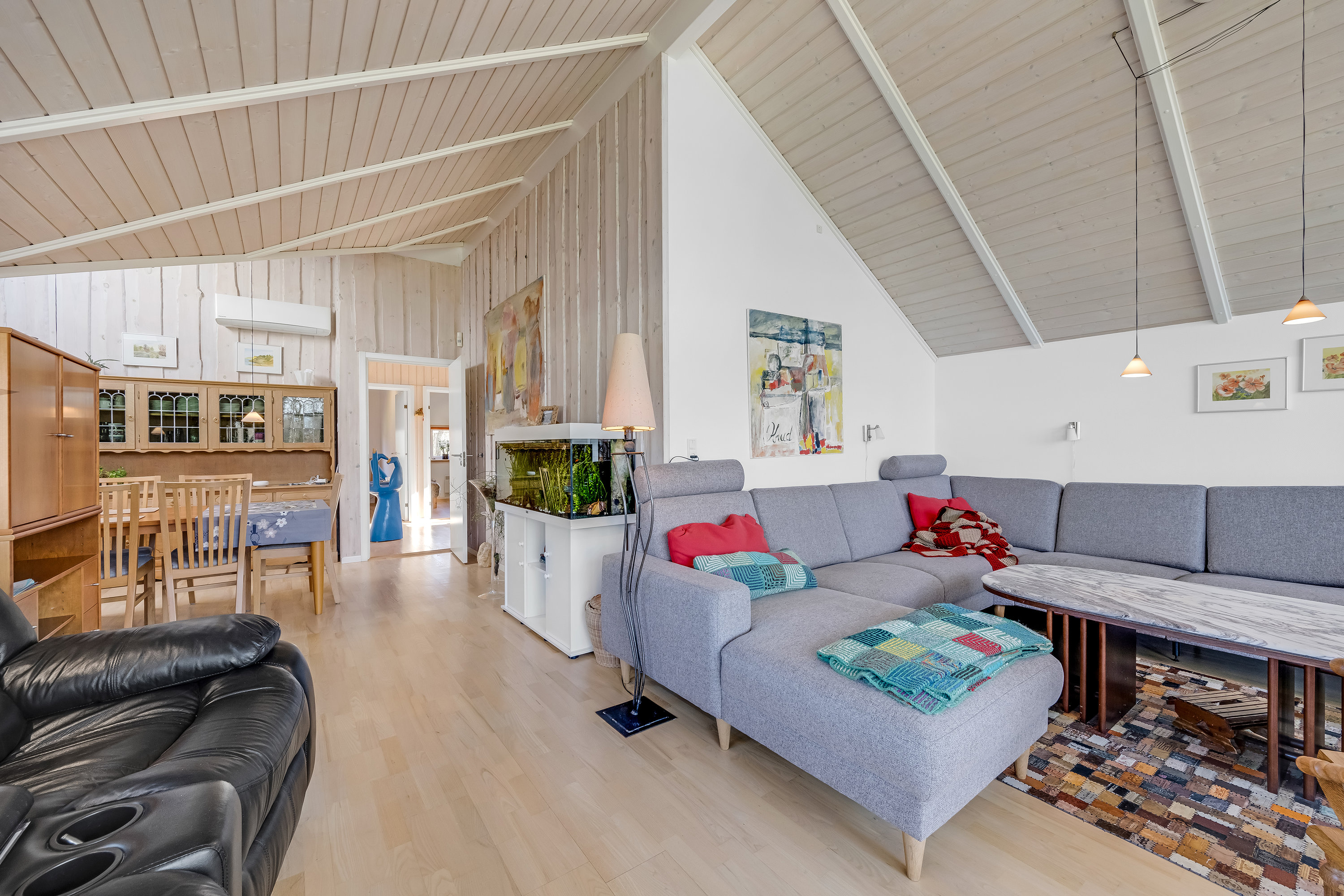 Fremhævet stue billede i fuldskærmstilstand. Billede af Vibevænget 14, Bork Havn, 6893 Hemmet