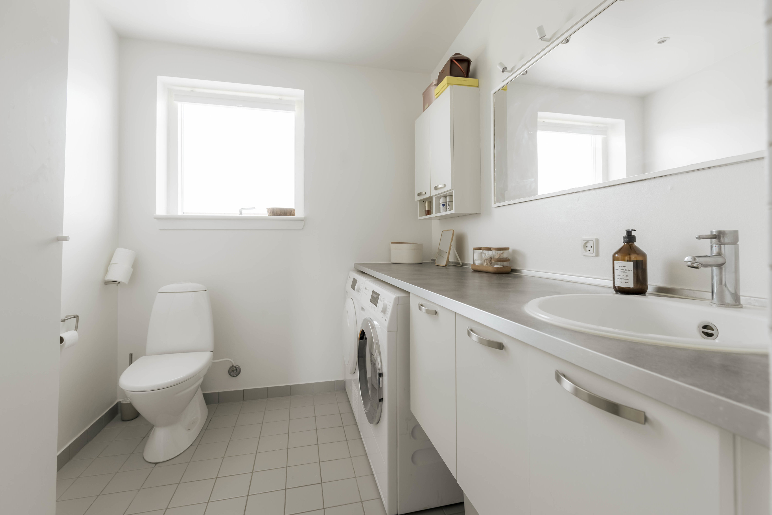 Fremhævet badeværelse billede i fuldskærmstilstand. Billede af Marbæk Park 35, 2750 Ballerup