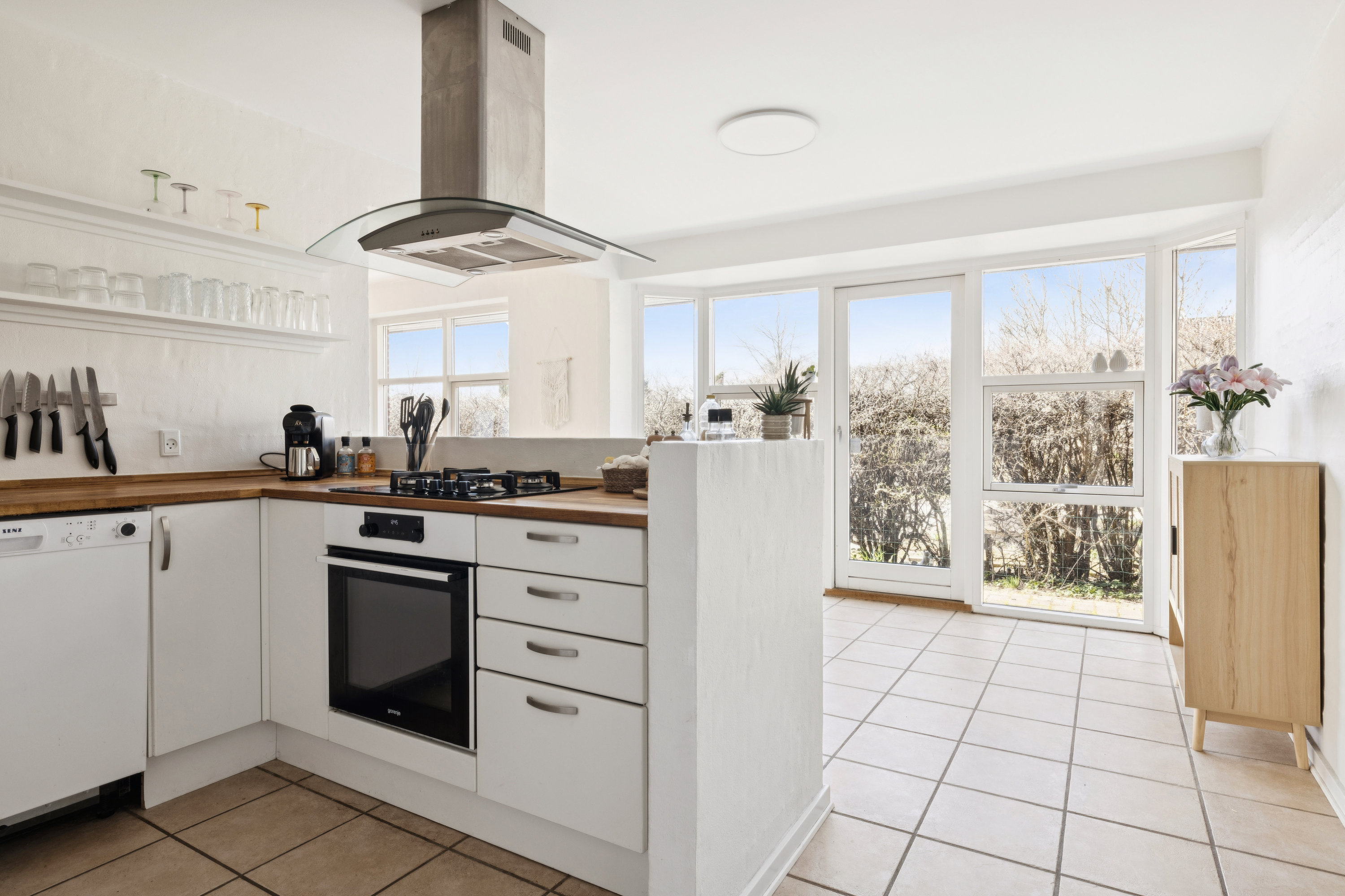 Fremhævet køkken billede i fuldskærmstilstand. Billede af Skovvej 52, 8550 Ryomgård