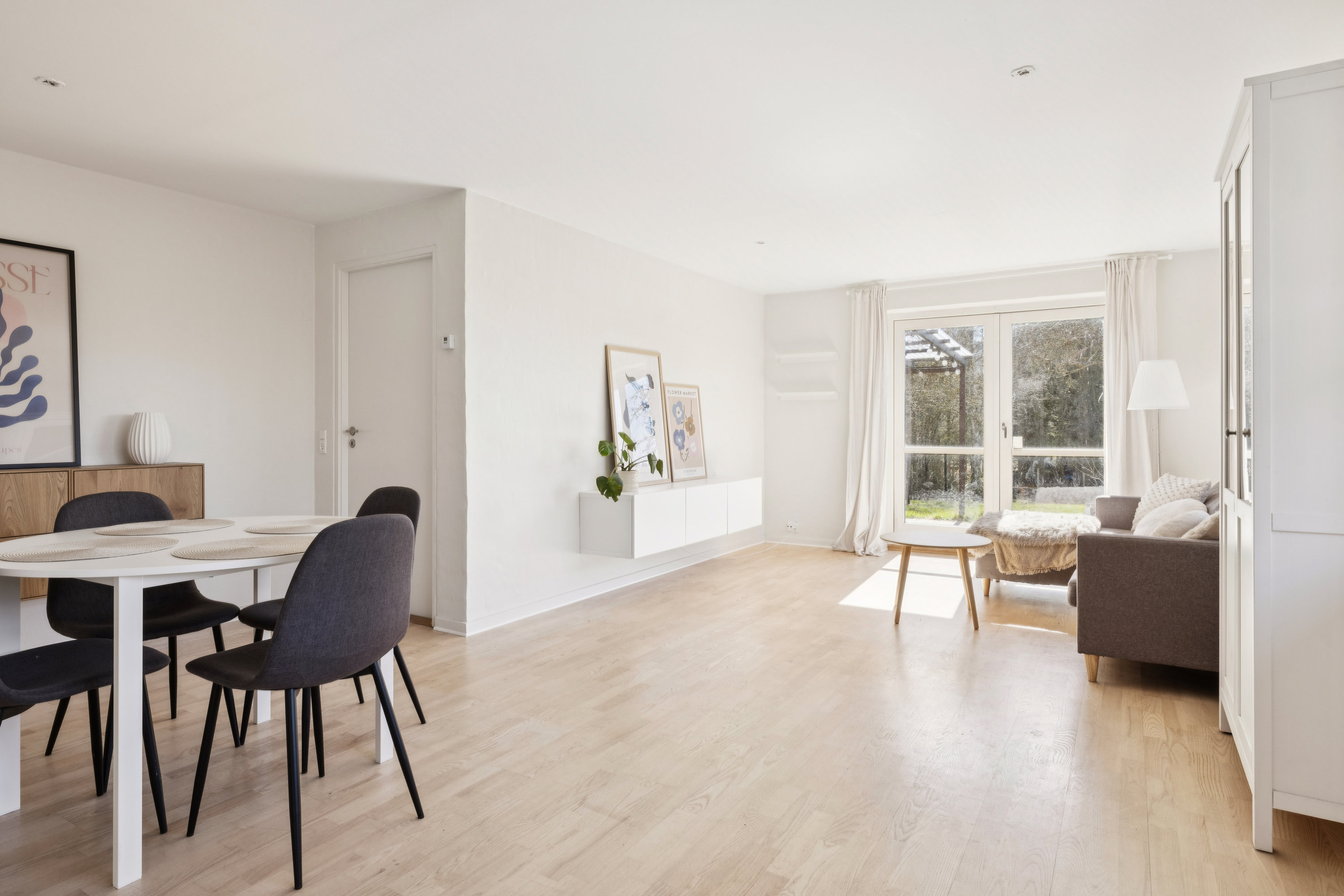 Fremhævet stue billede i fuldskærmstilstand. Billede af Skovvej 52, 8550 Ryomgård