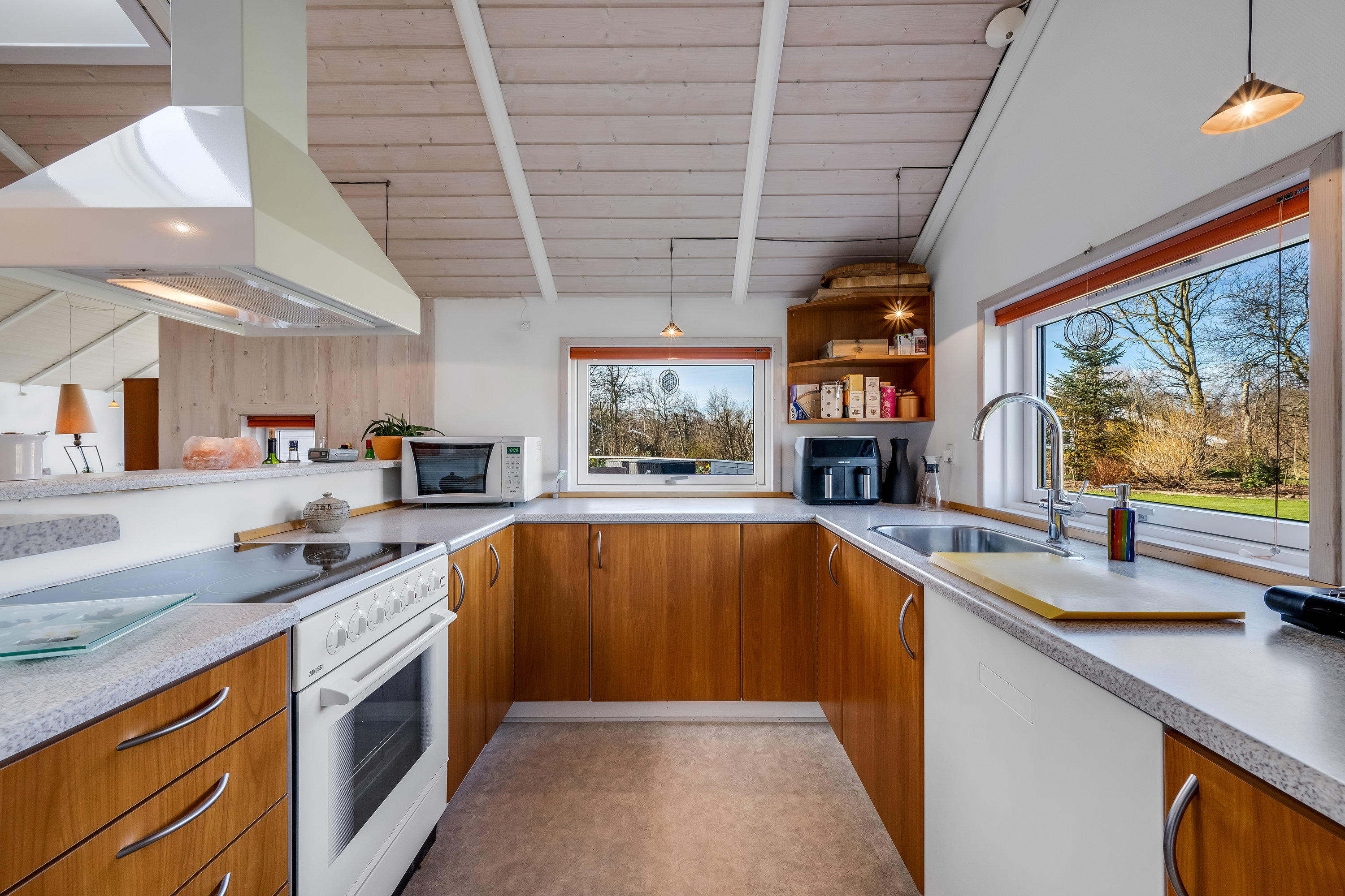 Fremhævet køkken billede i fuldskærmstilstand. Billede af Vibevænget 14, Bork Havn, 6893 Hemmet