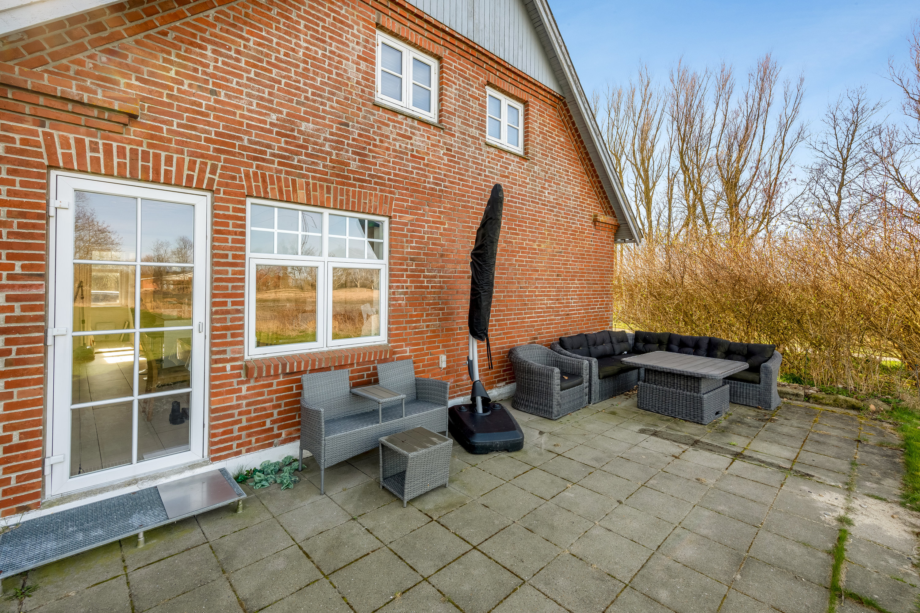 Fremhævet terrasse billede i fuldskærmstilstand. Billede af Nissengårdevej 8, Sdr Bork, 6893 Hemmet