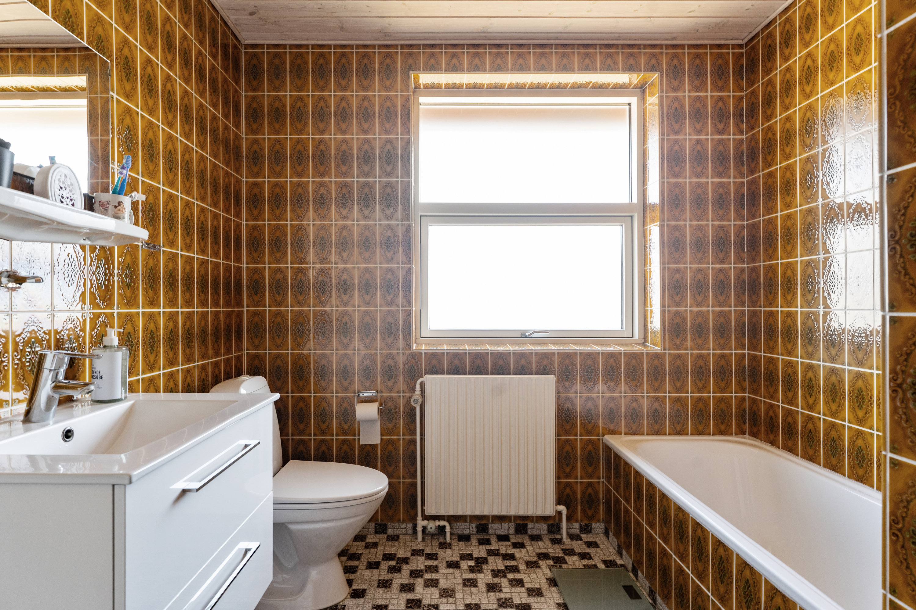 Fremhævet badeværelse billede i fuldskærmstilstand. Billede af Madekildeengen 42, 8850 Bjerringbro