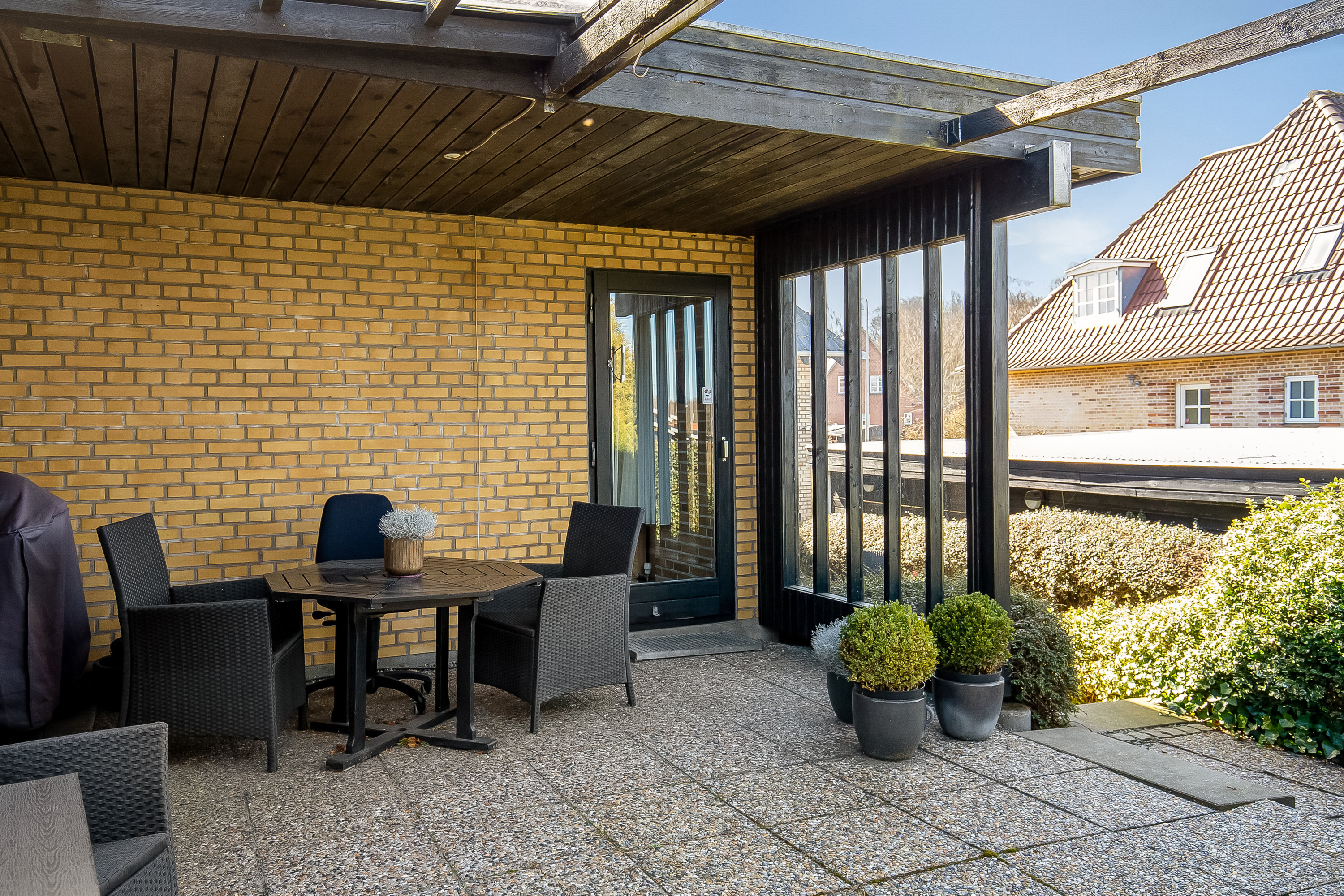 Fremhævet terrasse billede i fuldskærmstilstand. Billede af Mølholm Landevej 11, Mølholm, 7100 Vejle