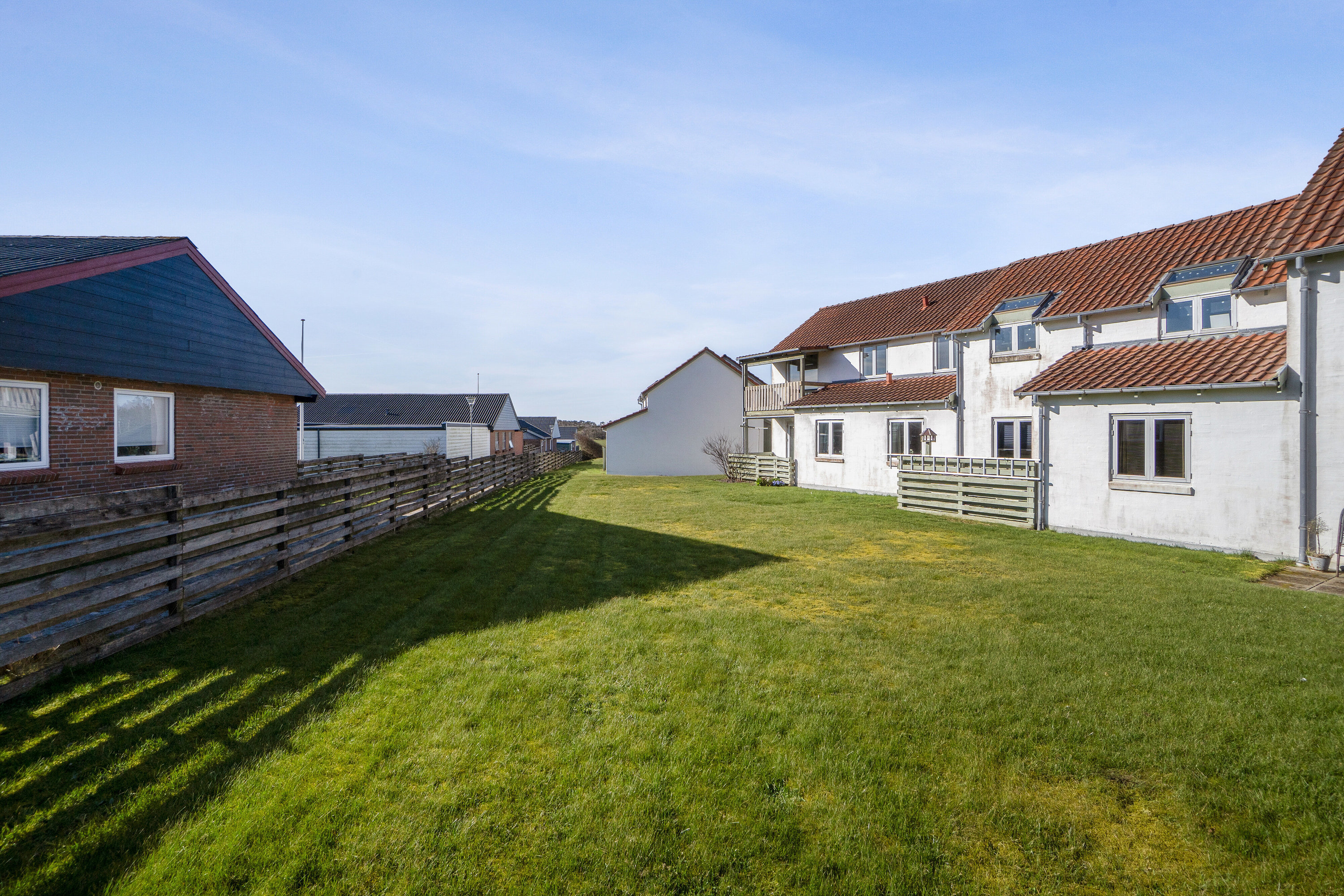 Fremhævet set fra haven billede i fuldskærmstilstand. Billede af Anemonevænget 13, 7730 Hanstholm