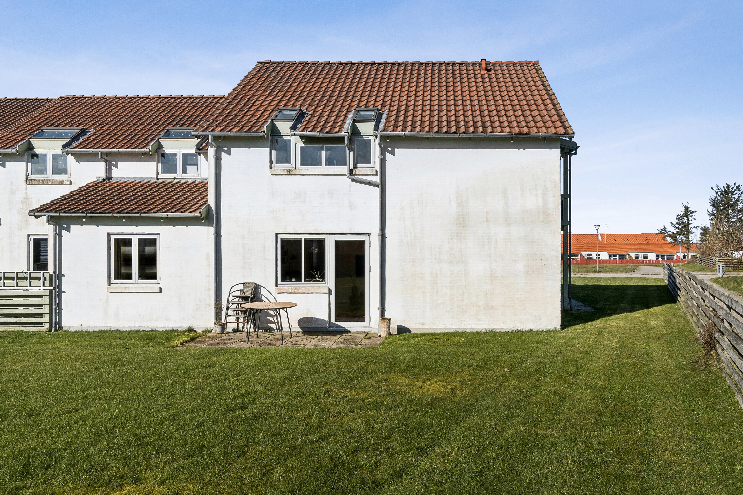 Fremhævet set fra haven billede i fuldskærmstilstand. Billede af Anemonevænget 13, 7730 Hanstholm