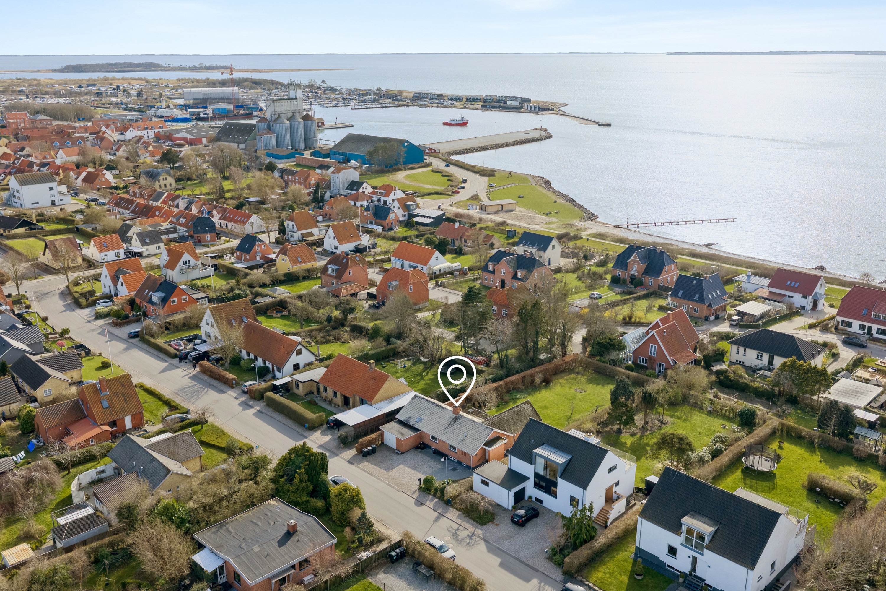 Fremhævet luftfoto billede i fuldskærmstilstand. Billede af Blomstervænget 9, 5610 Assens