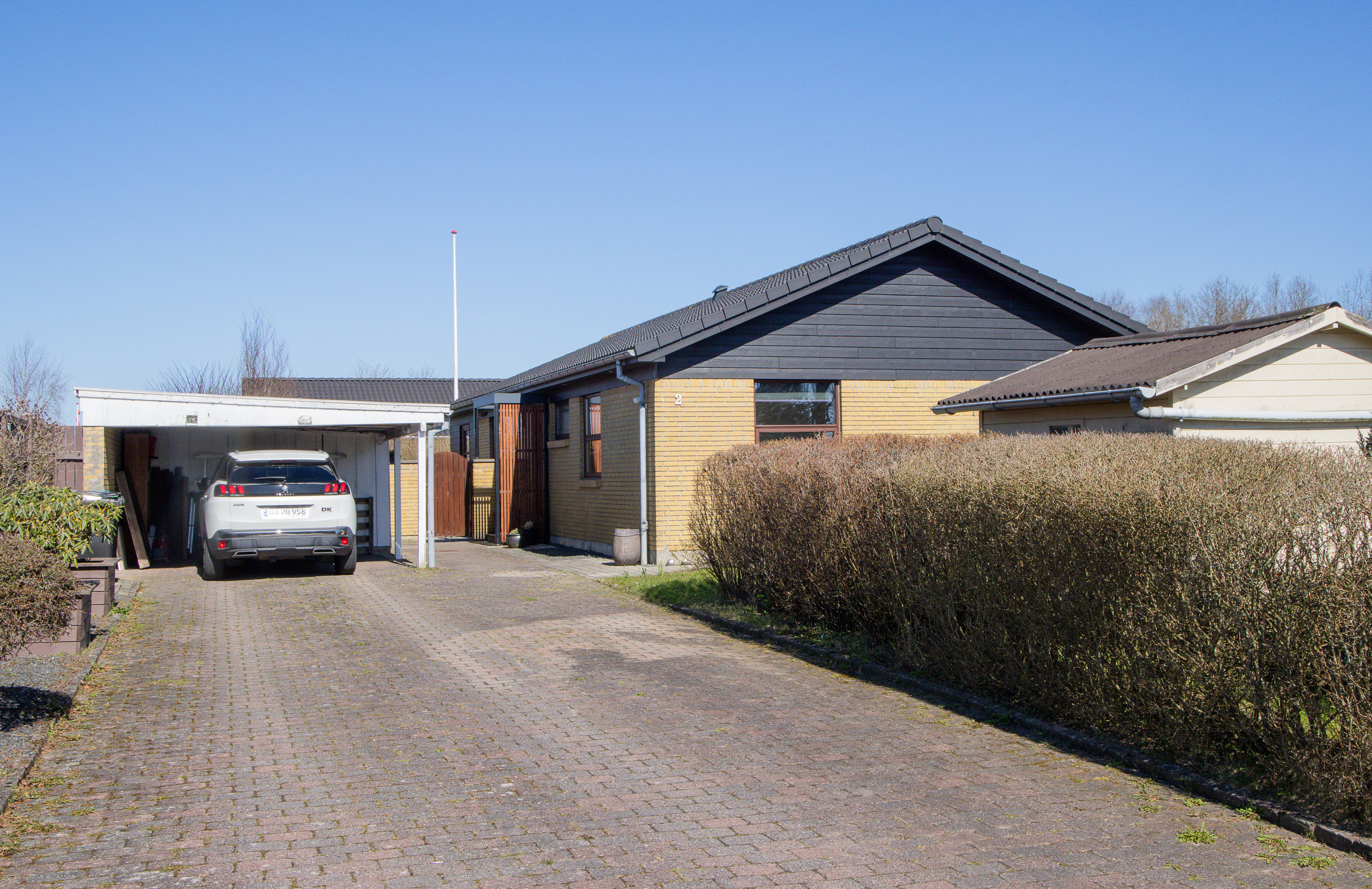 Fremhævet carport billede i fuldskærmstilstand. Billede af Albert Dams Vej 2, 8600 Silkeborg