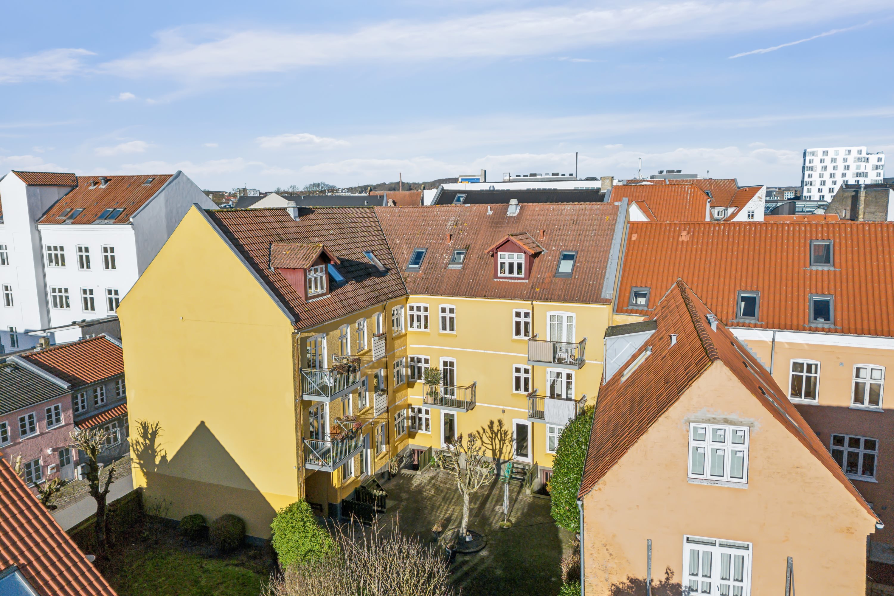 Fremhævet ejendommen billede i fuldskærmstilstand. Billede af Søndergade 18, 1. tv., 9000 Aalborg