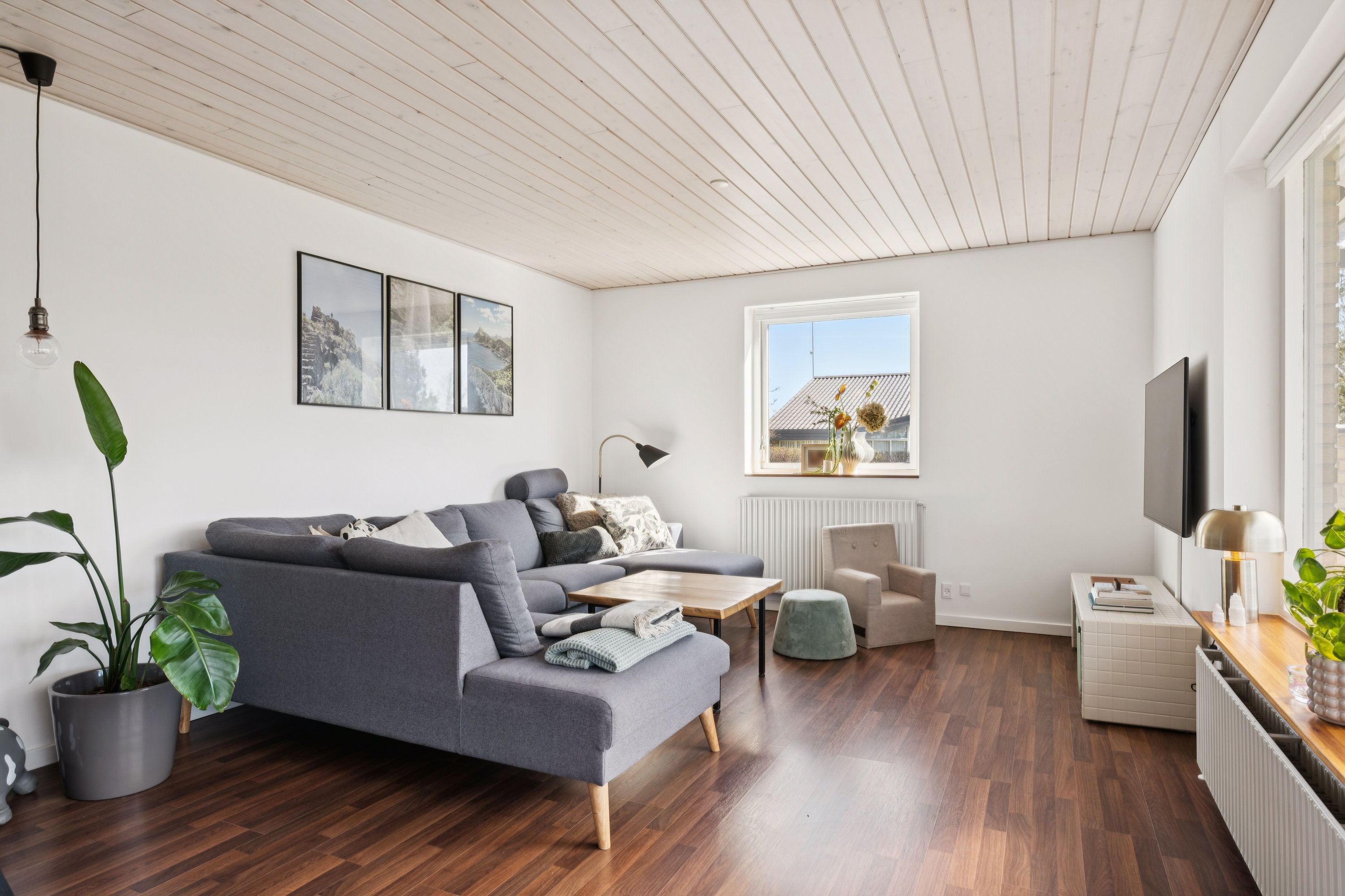 Fremhævet stue billede i fuldskærmstilstand. Billede af Præstevænget 9, Vivild, 8961 Allingåbro