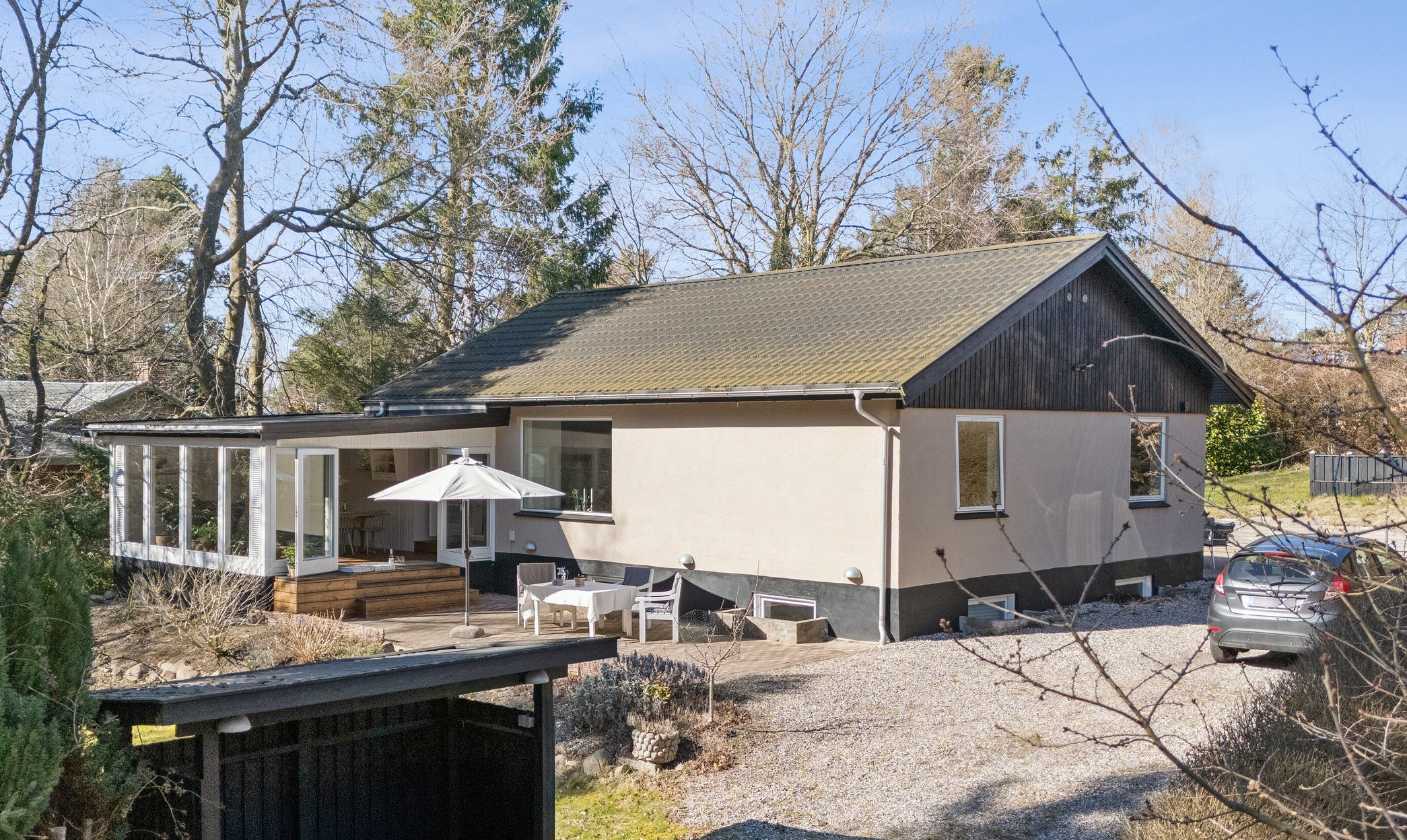 Fremhævet set fra vejen billede i fuldskærmstilstand. Billede af Hjortebjergvej 9, 3300 Frederiksværk