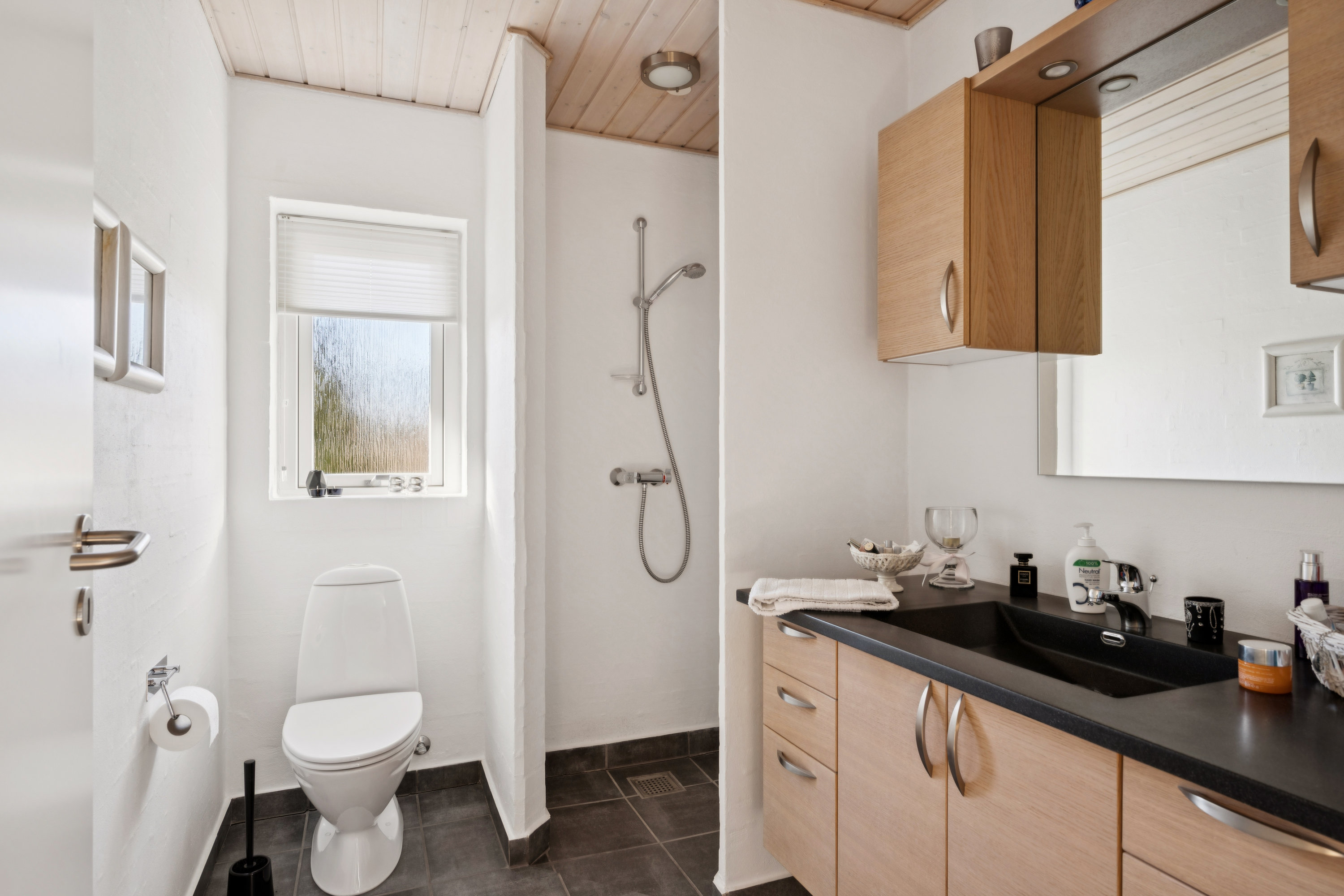 Fremhævet badeværelse billede i fuldskærmstilstand. Billede af Østergårdsvej 3, Vivild, 8961 Allingåbro