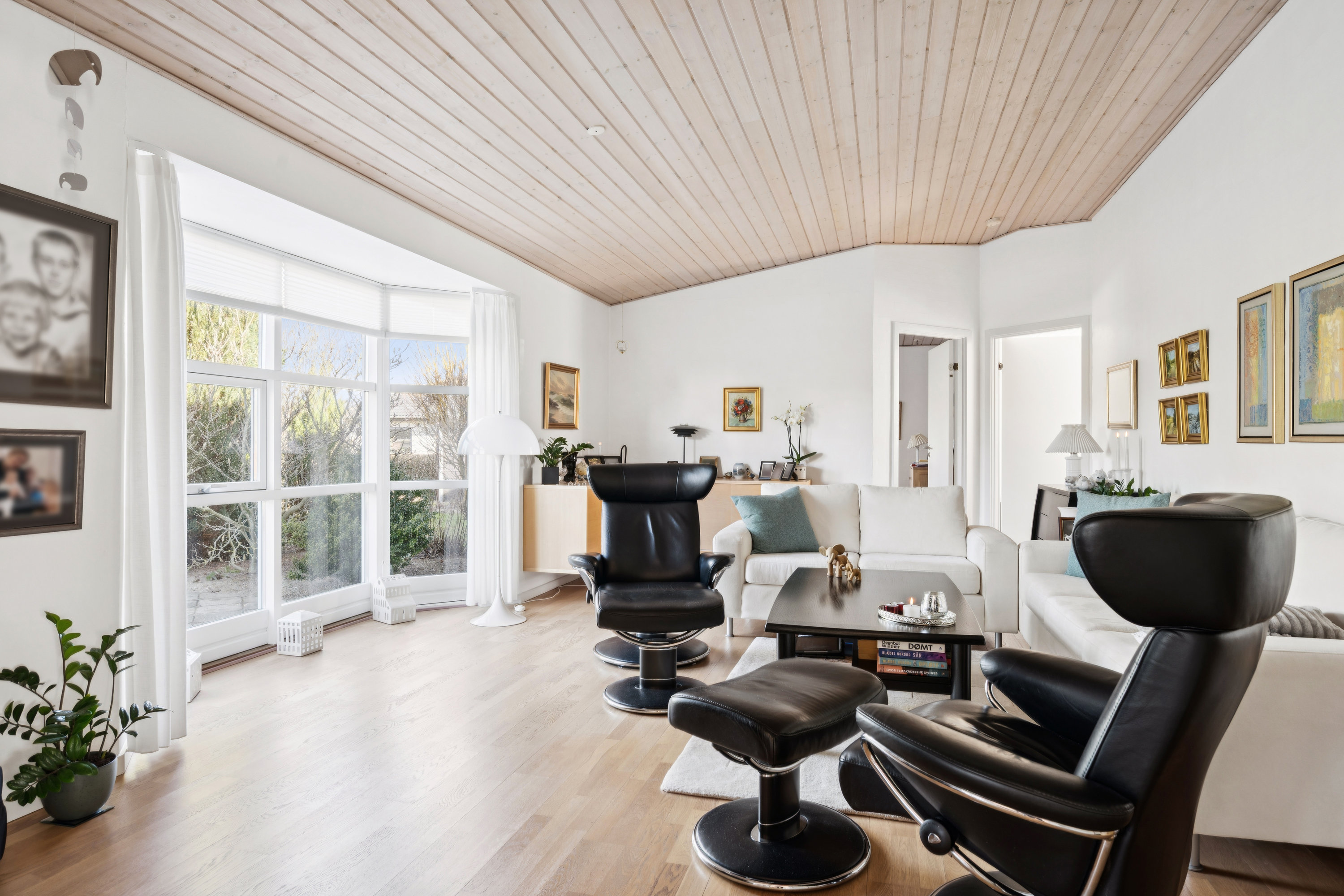 Fremhævet stue billede i fuldskærmstilstand. Billede af Østergårdsvej 3, Vivild, 8961 Allingåbro