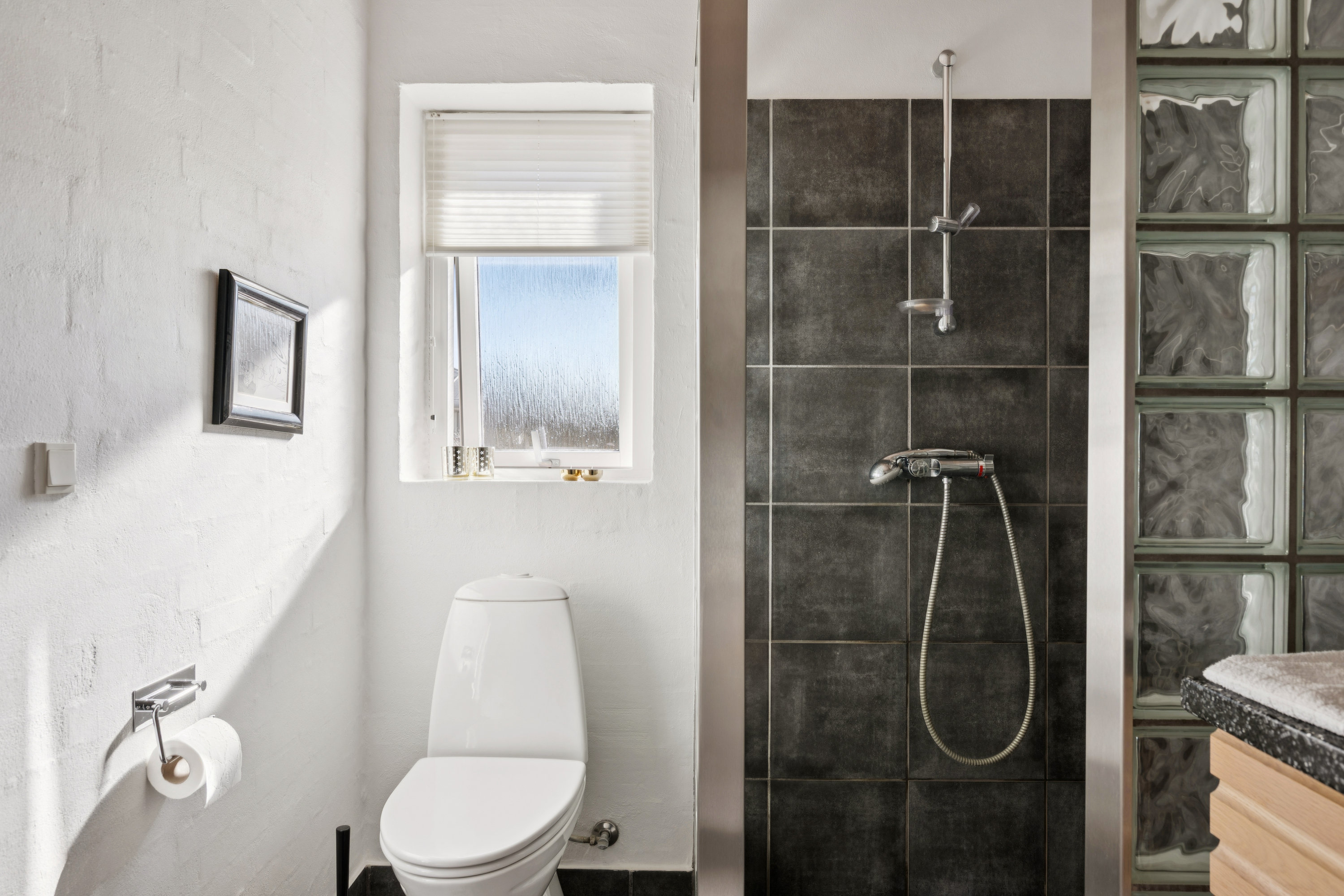 Fremhævet badeværelse billede i fuldskærmstilstand. Billede af Østergårdsvej 3, Vivild, 8961 Allingåbro