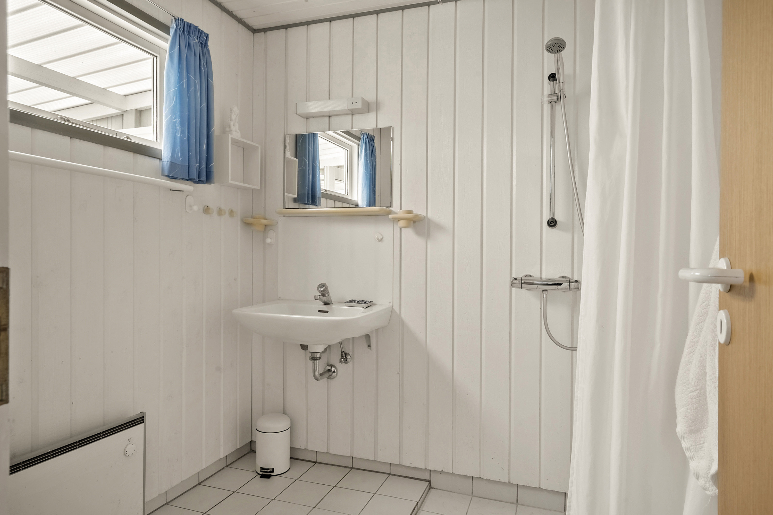 Fremhævet badeværelse billede i fuldskærmstilstand. Billede af Klitvej 54, Fjand, 6990 Ulfborg