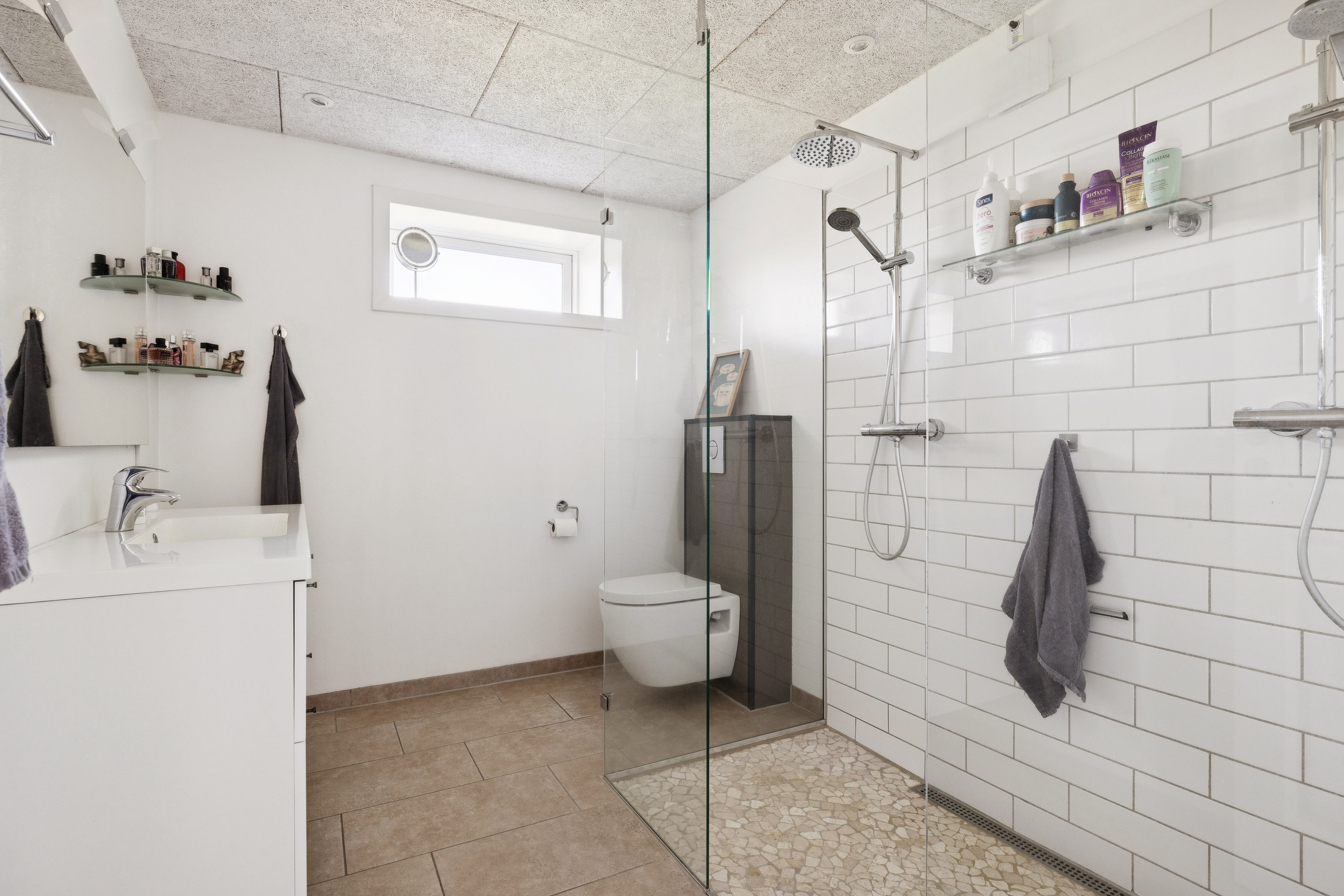 Fremhævet badeværelse billede i fuldskærmstilstand. Billede af Banevolden 1, Handest, 8990 Fårup