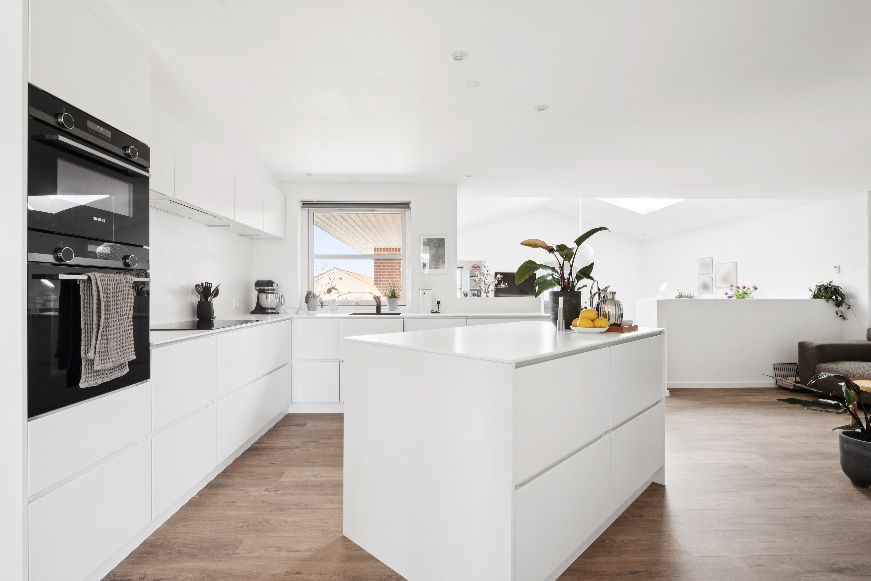 Fremhævet køkken billede i fuldskærmstilstand. Billede af Søndermarken 99, Søften, 8382 Hinnerup