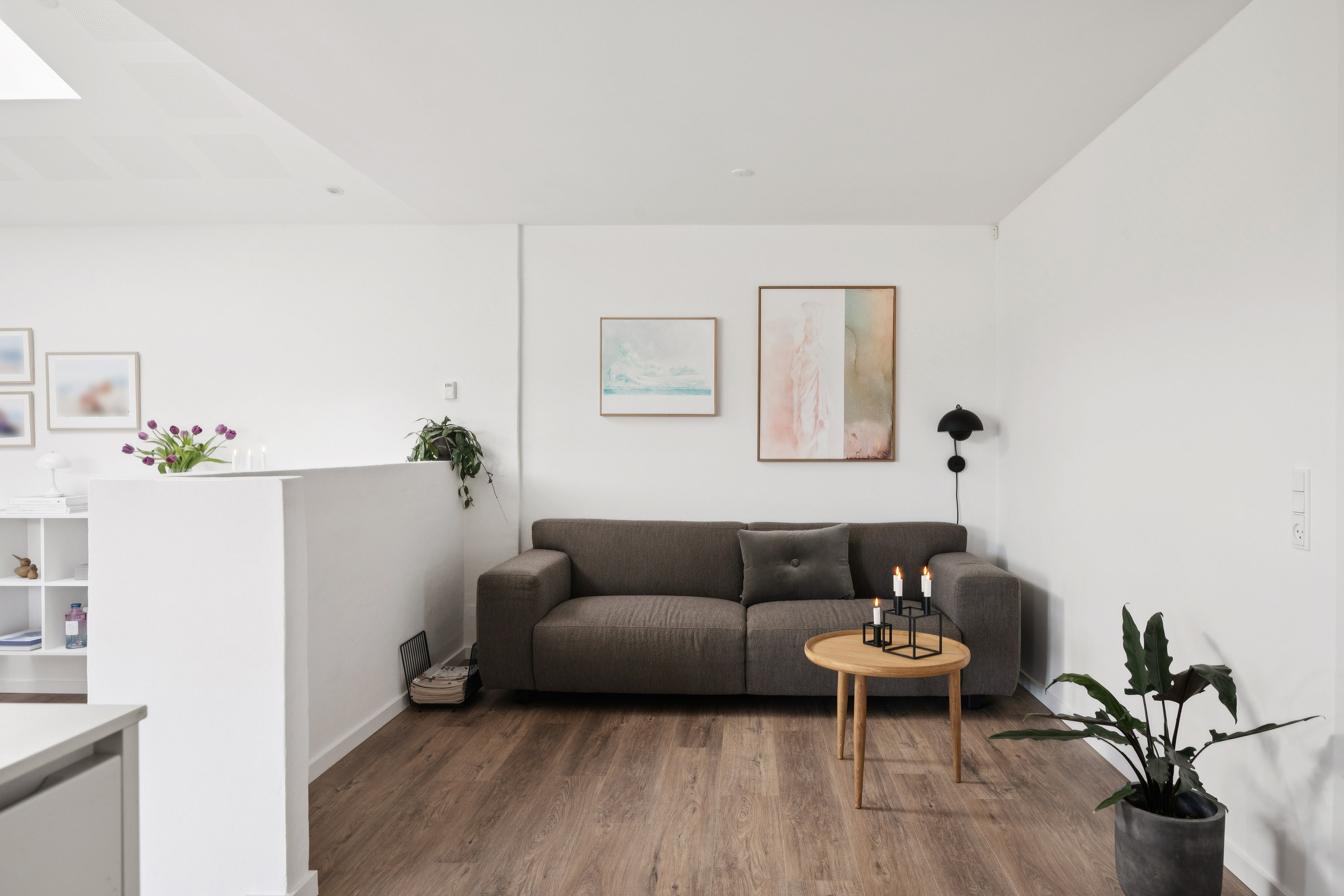 Fremhævet stue billede i fuldskærmstilstand. Billede af Søndermarken 99, Søften, 8382 Hinnerup