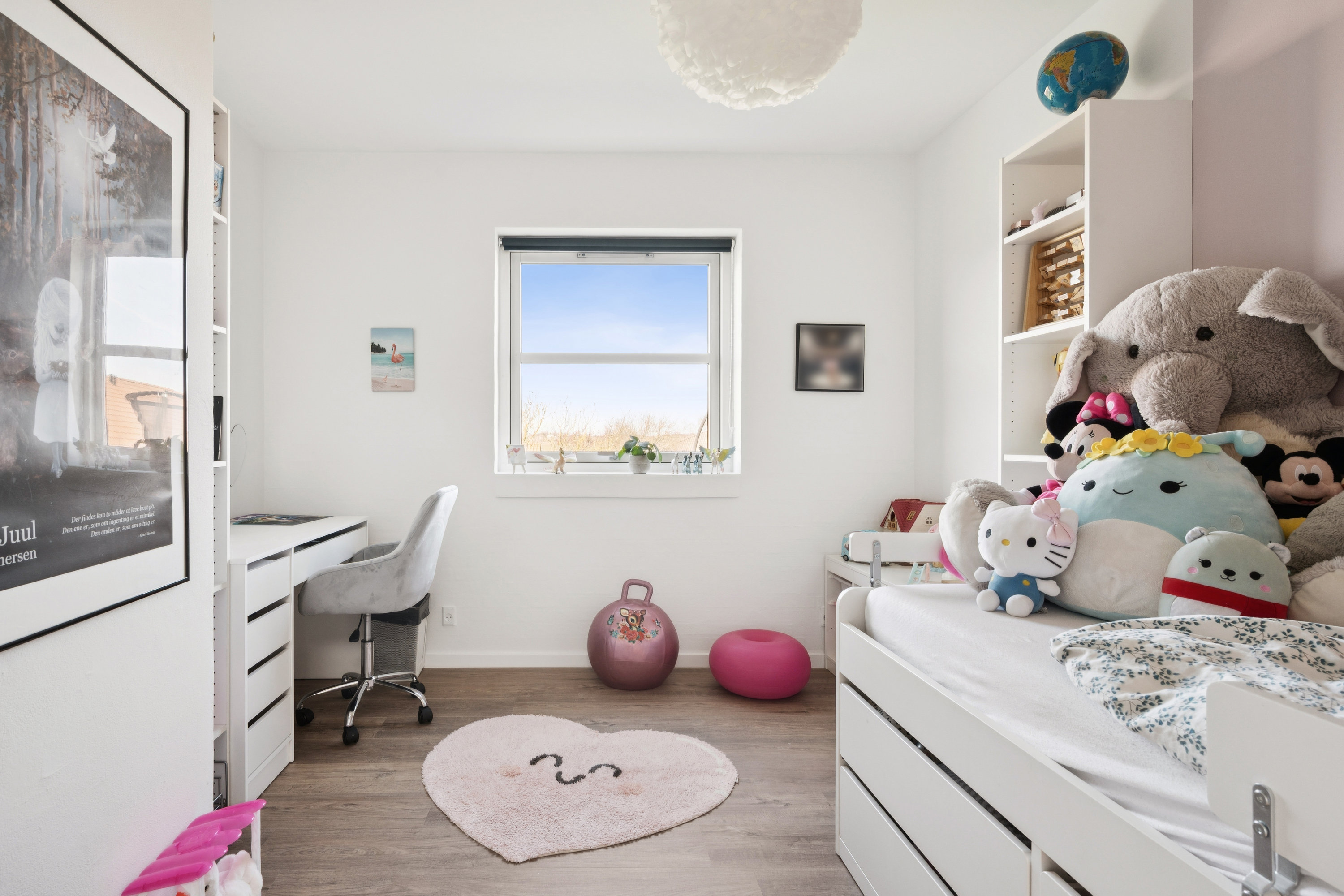 Fremhævet værelse billede i fuldskærmstilstand. Billede af Søndermarken 99, Søften, 8382 Hinnerup