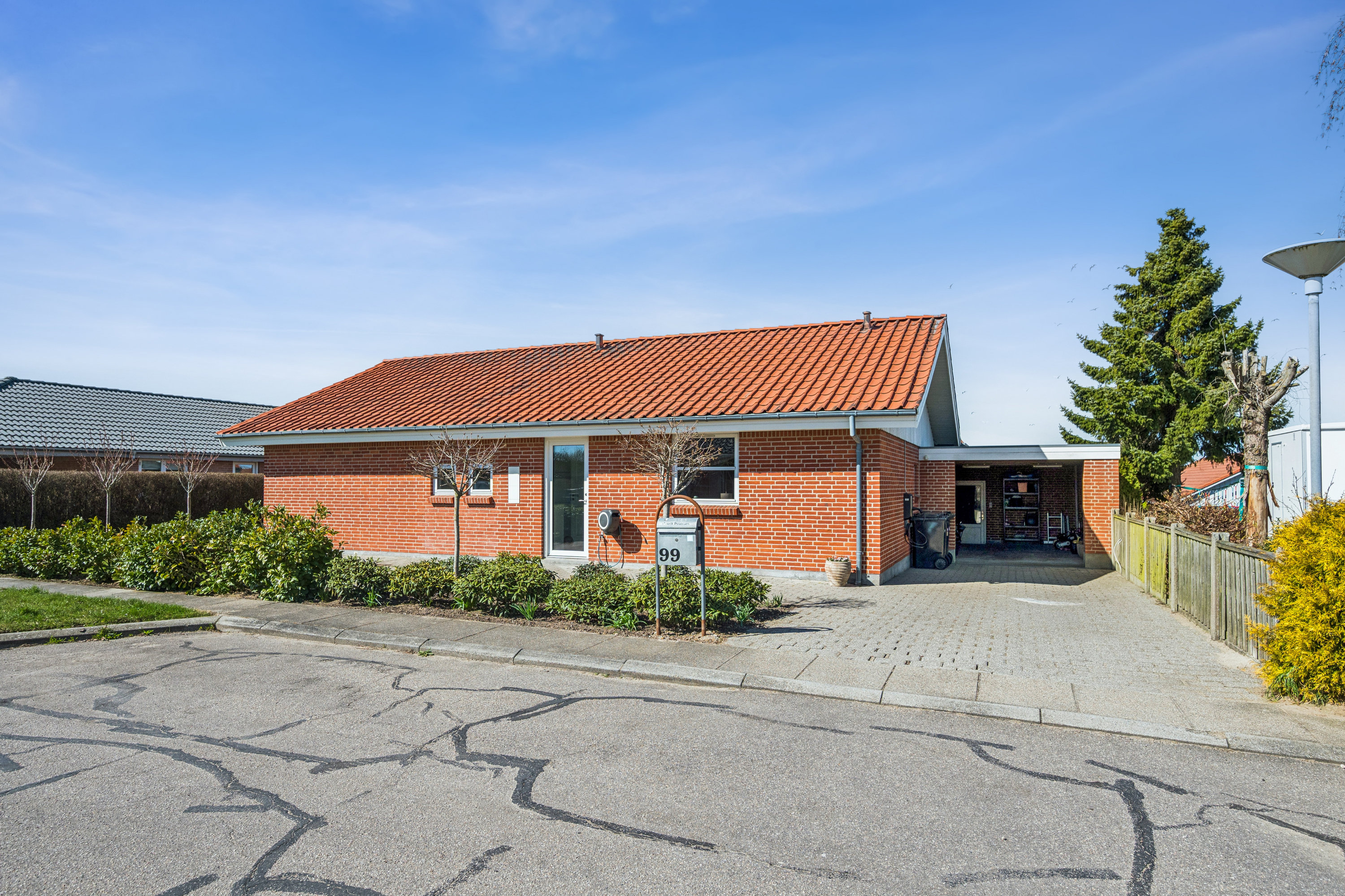 Fremhævet andet billede i fuldskærmstilstand. Billede af Søndermarken 99, Søften, 8382 Hinnerup