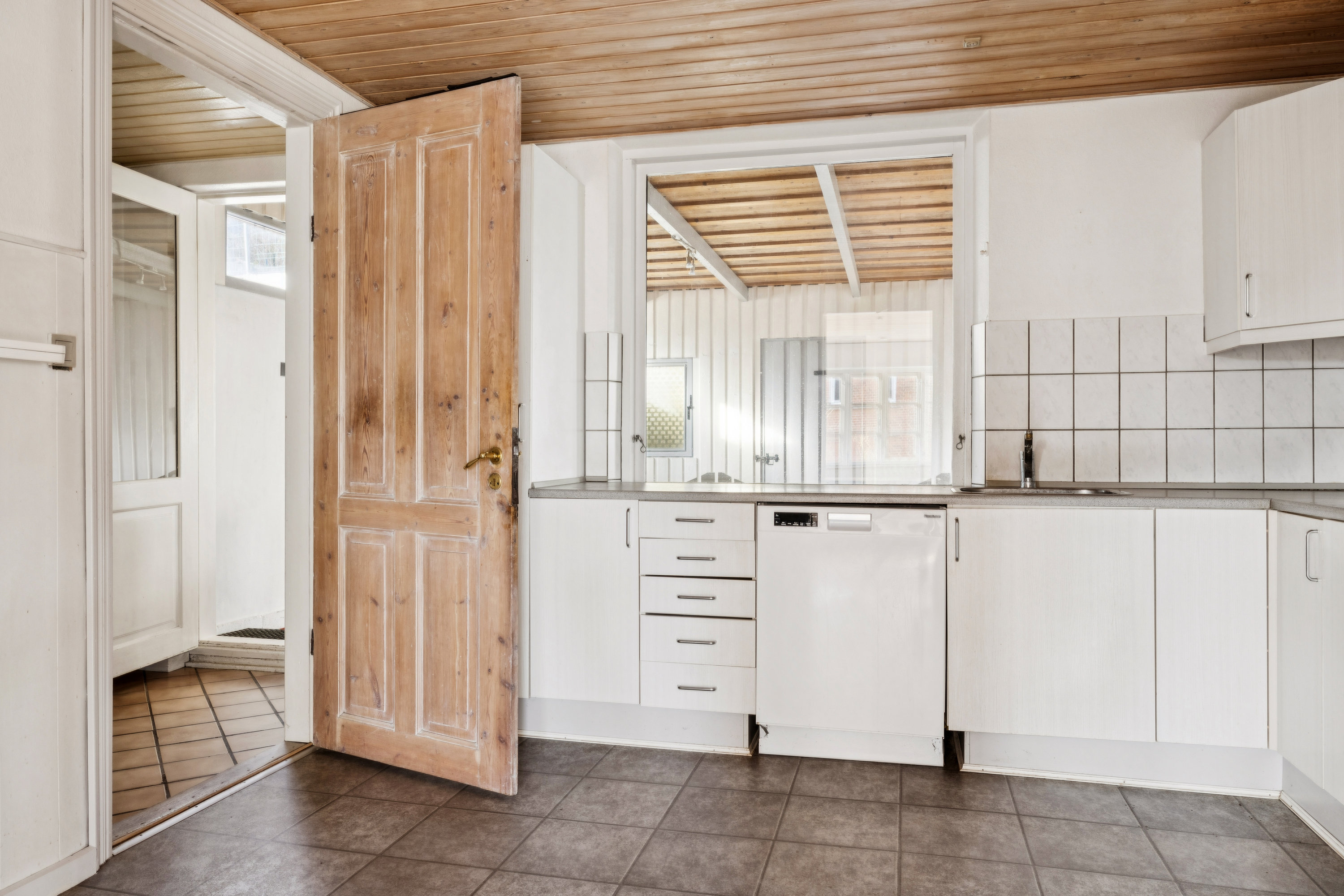 Fremhævet køkken billede i fuldskærmstilstand. Billede af Skalbjergvej 2, Bred, 5492 Vissenbjerg