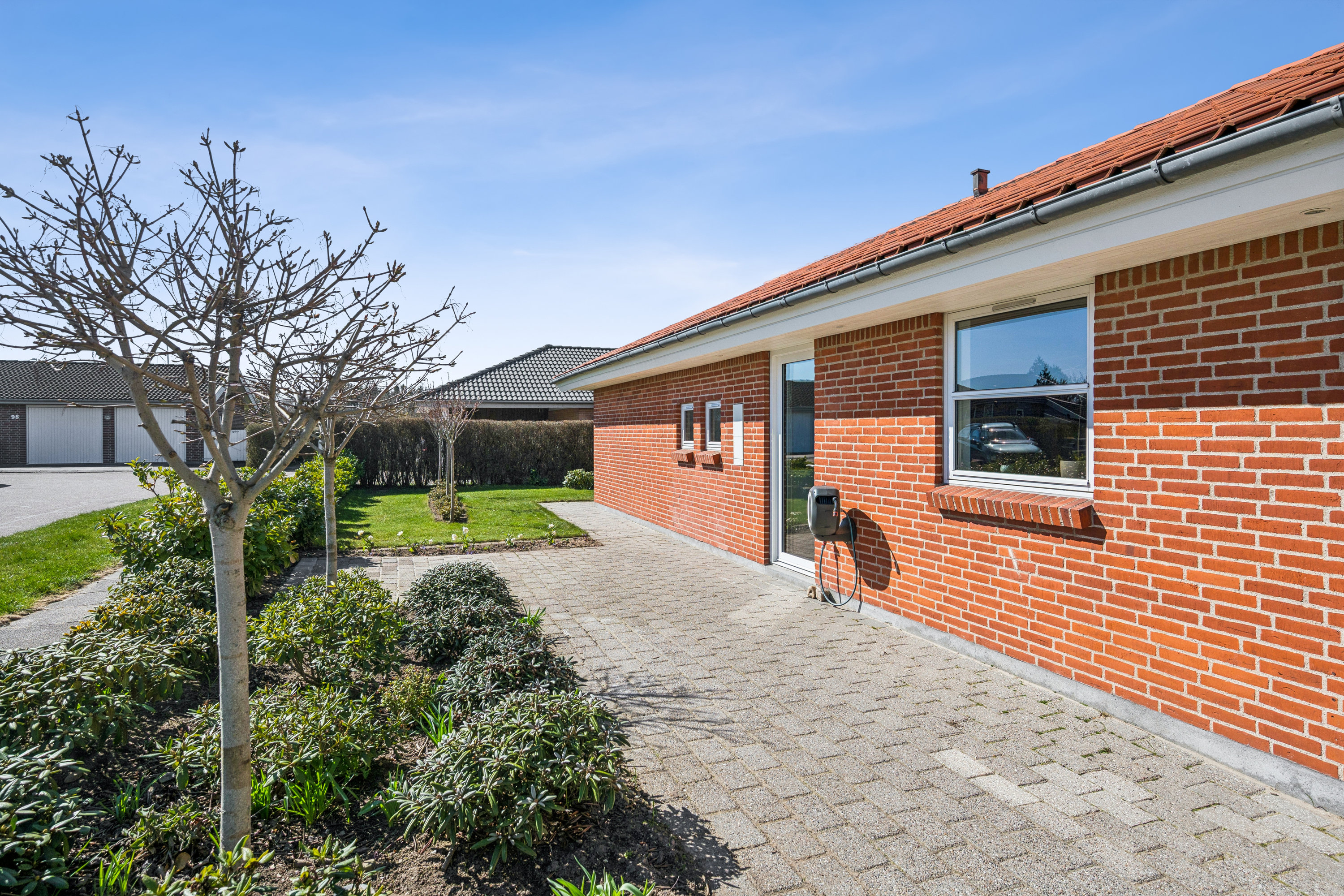 Fremhævet andet billede i fuldskærmstilstand. Billede af Søndermarken 99, Søften, 8382 Hinnerup