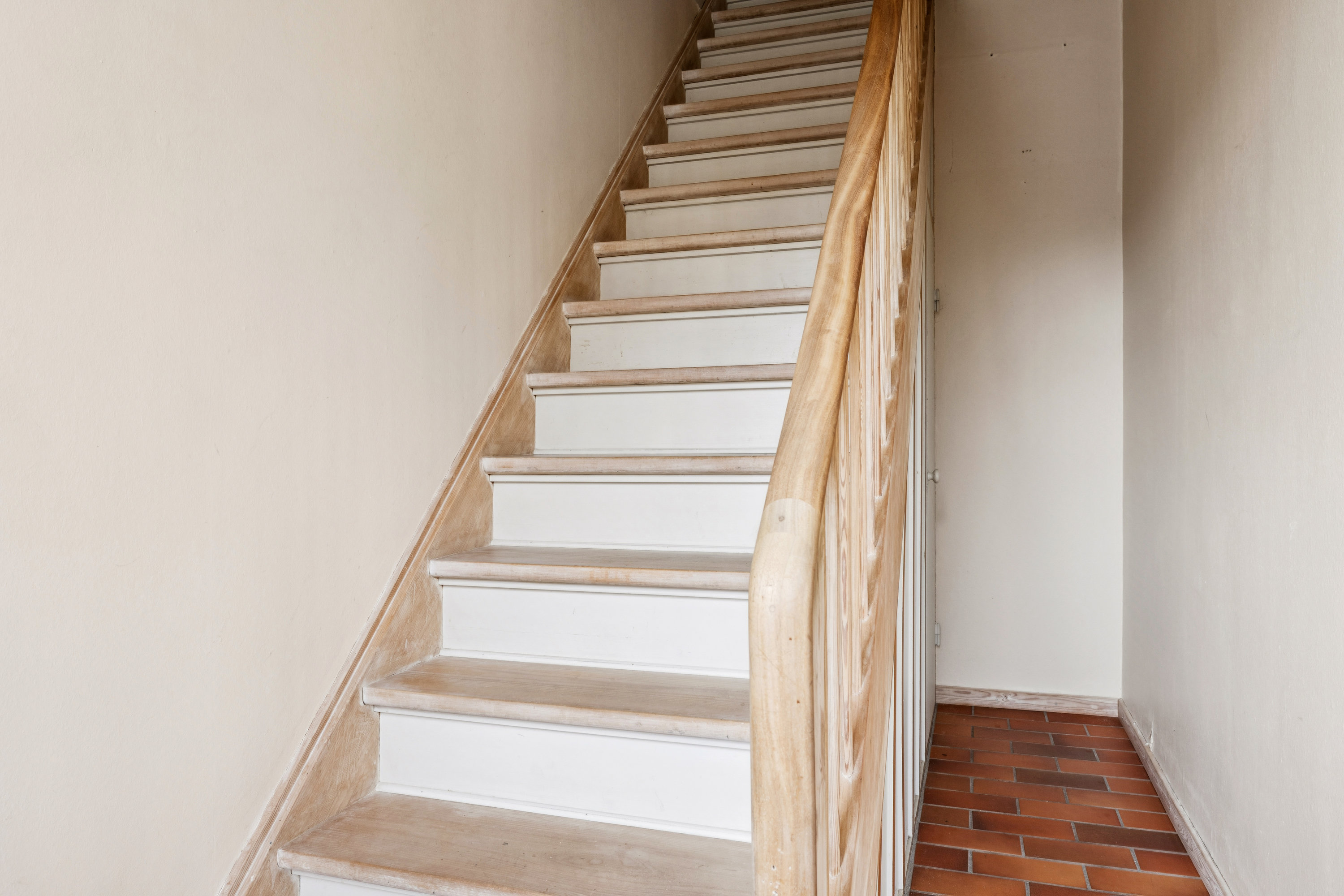 Fremhævet trappe billede i fuldskærmstilstand. Billede af Skalbjergvej 2, Bred, 5492 Vissenbjerg