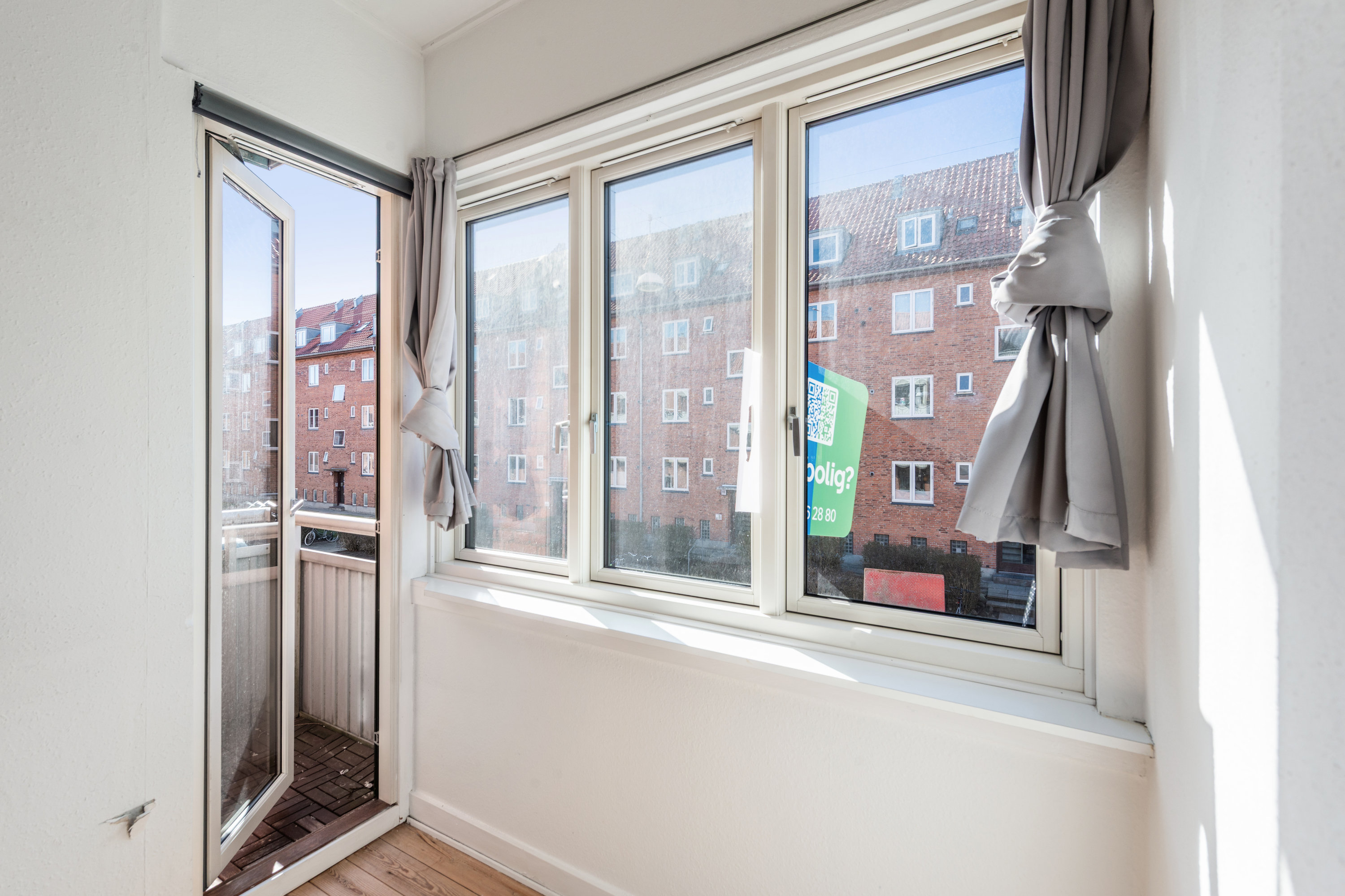 Fremhævet stue billede i fuldskærmstilstand. Billede af Nordfeldvej 22, 1. tv., 2700 Brønshøj