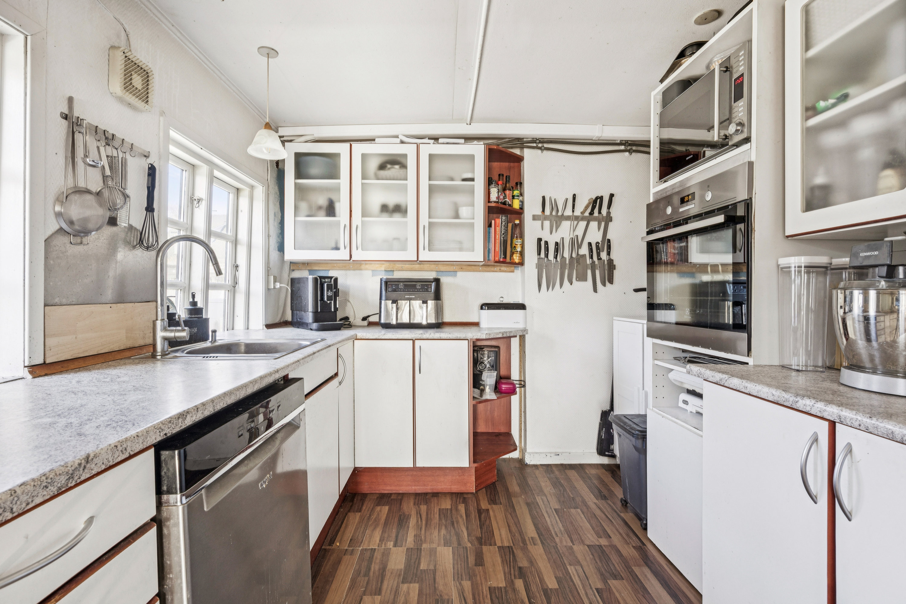 Fremhævet køkken billede i fuldskærmstilstand. Billede af Strøby Bygade 53, 4671 Strøby