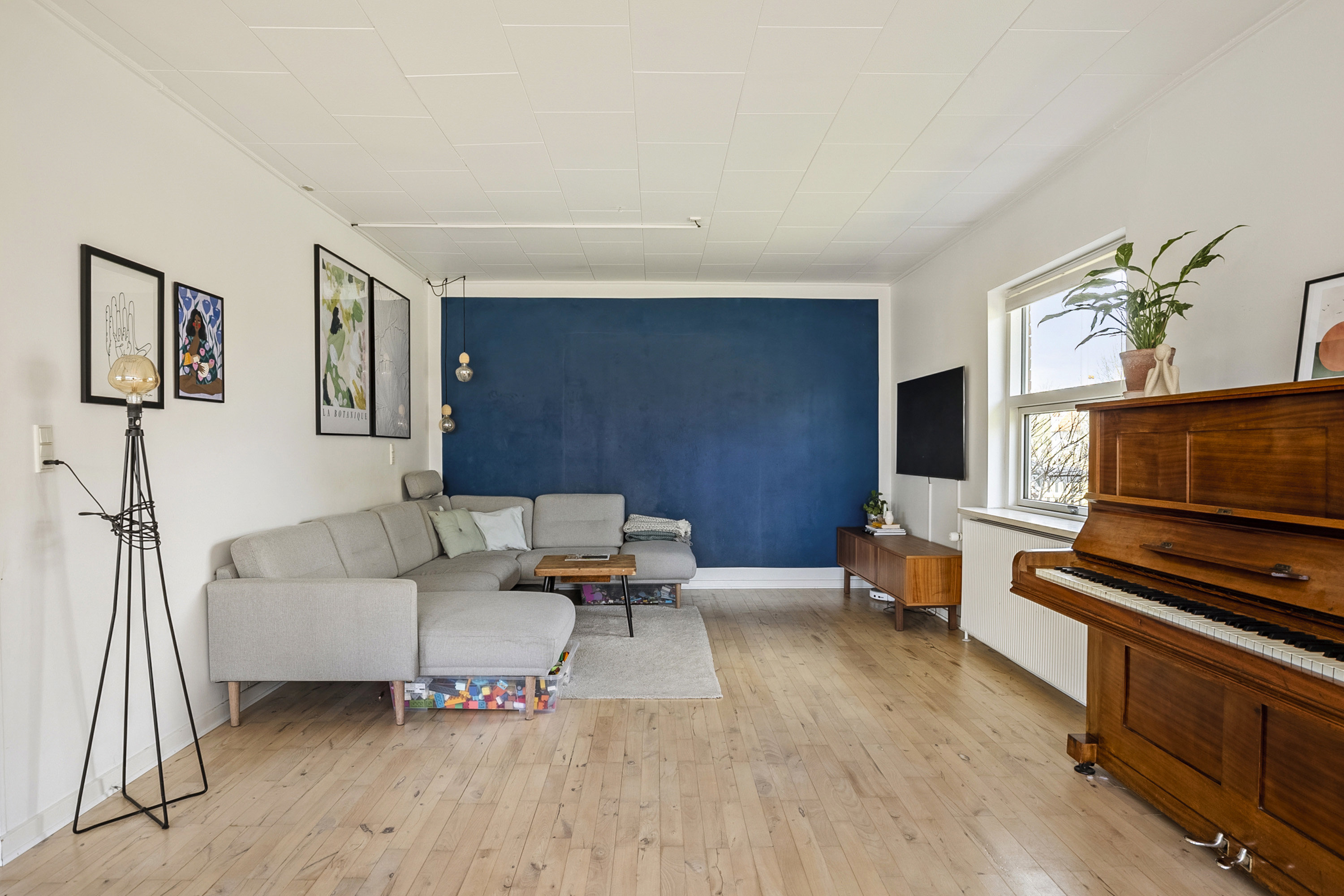 Fremhævet stue billede i fuldskærmstilstand. Billede af Holkebjergvej 3, Sanderum, 5250 Odense SV