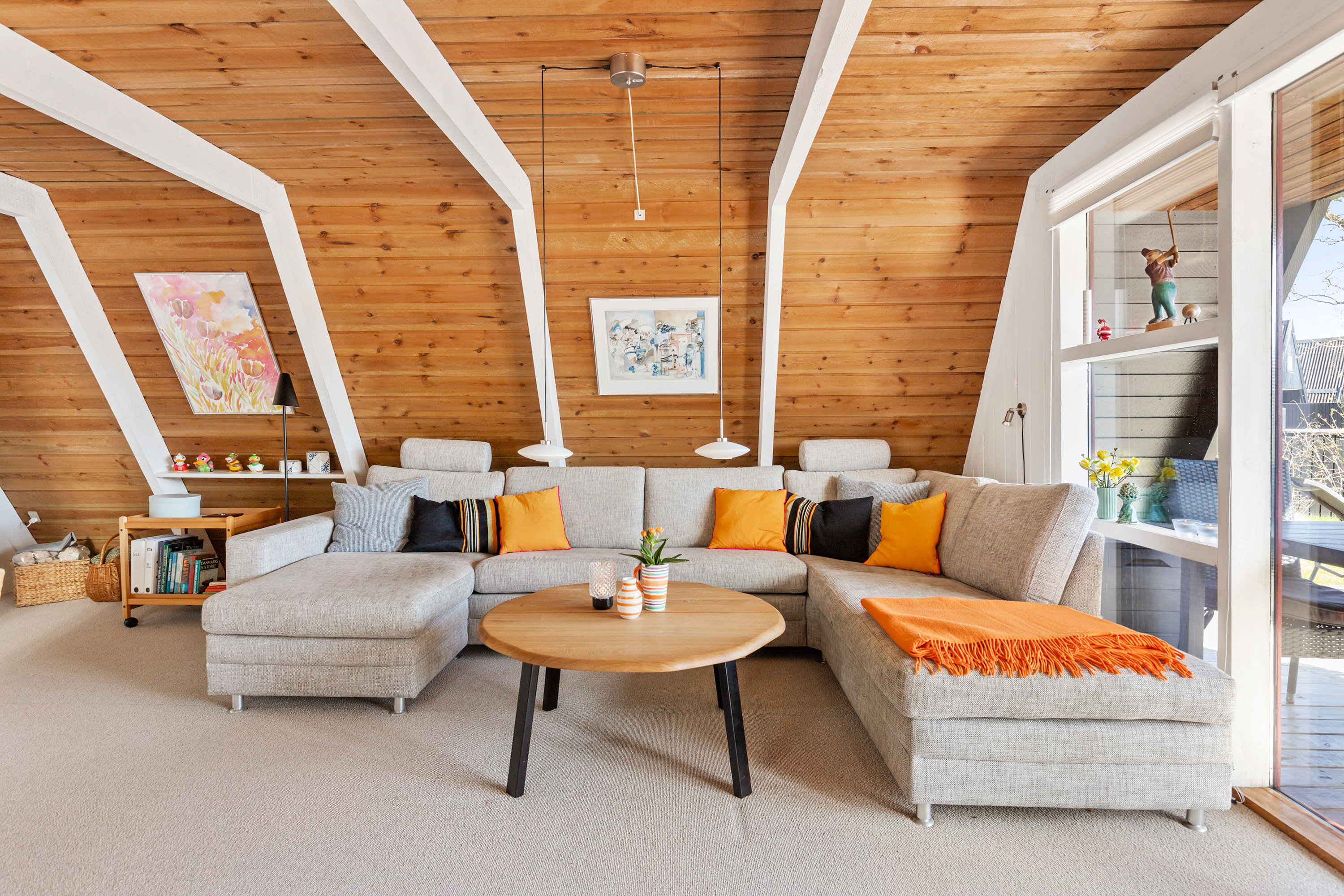 Fremhævet stue billede i fuldskærmstilstand. Billede af Golfsvinget 127, Gatten, 9640 Farsø