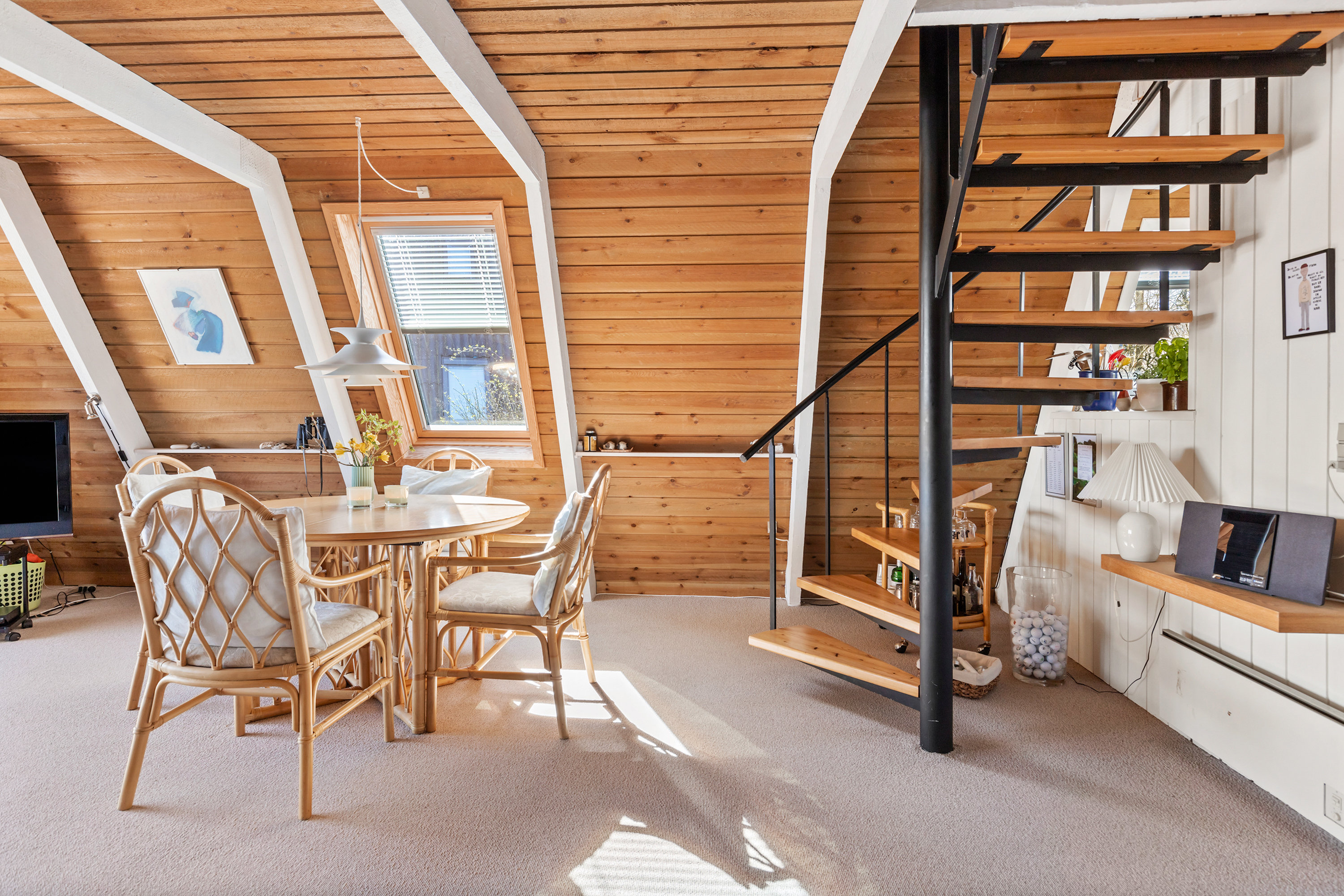 Fremhævet trappe billede i fuldskærmstilstand. Billede af Golfsvinget 127, Gatten, 9640 Farsø