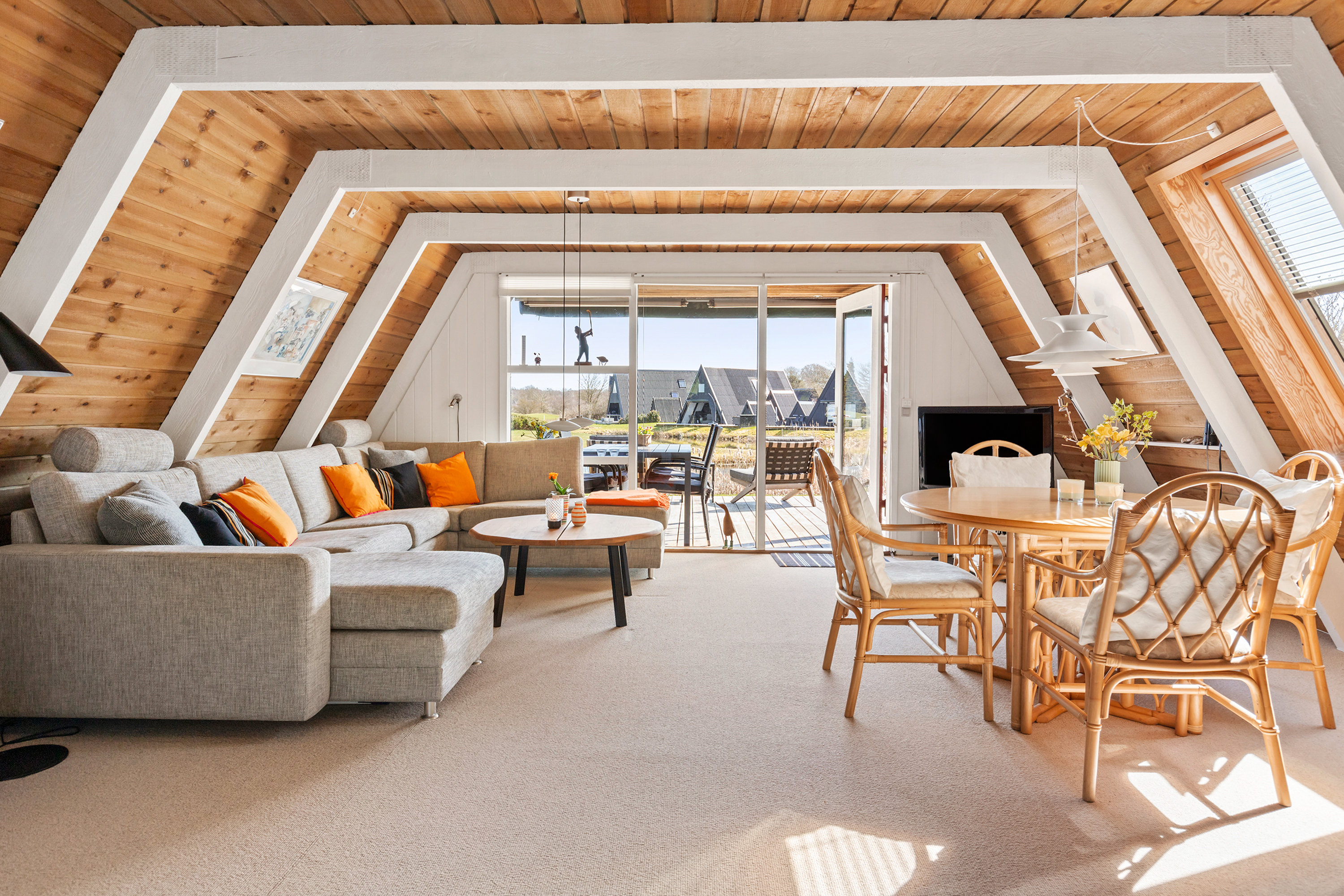 Fremhævet stue billede i fuldskærmstilstand. Billede af Golfsvinget 127, Gatten, 9640 Farsø