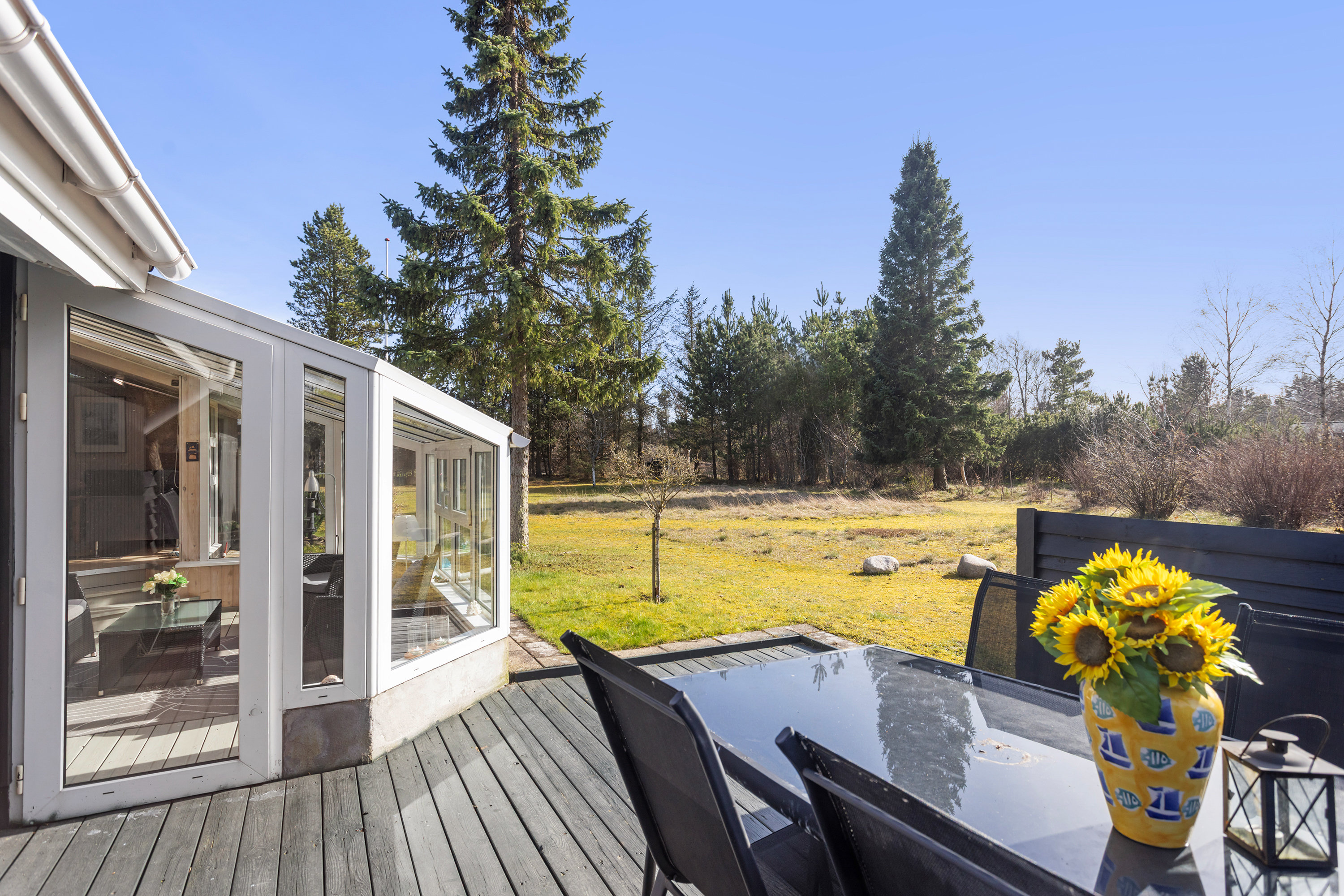 Fremhævet terrasse billede i fuldskærmstilstand. Billede af Bugten 48, Bratten, 9981 Jerup