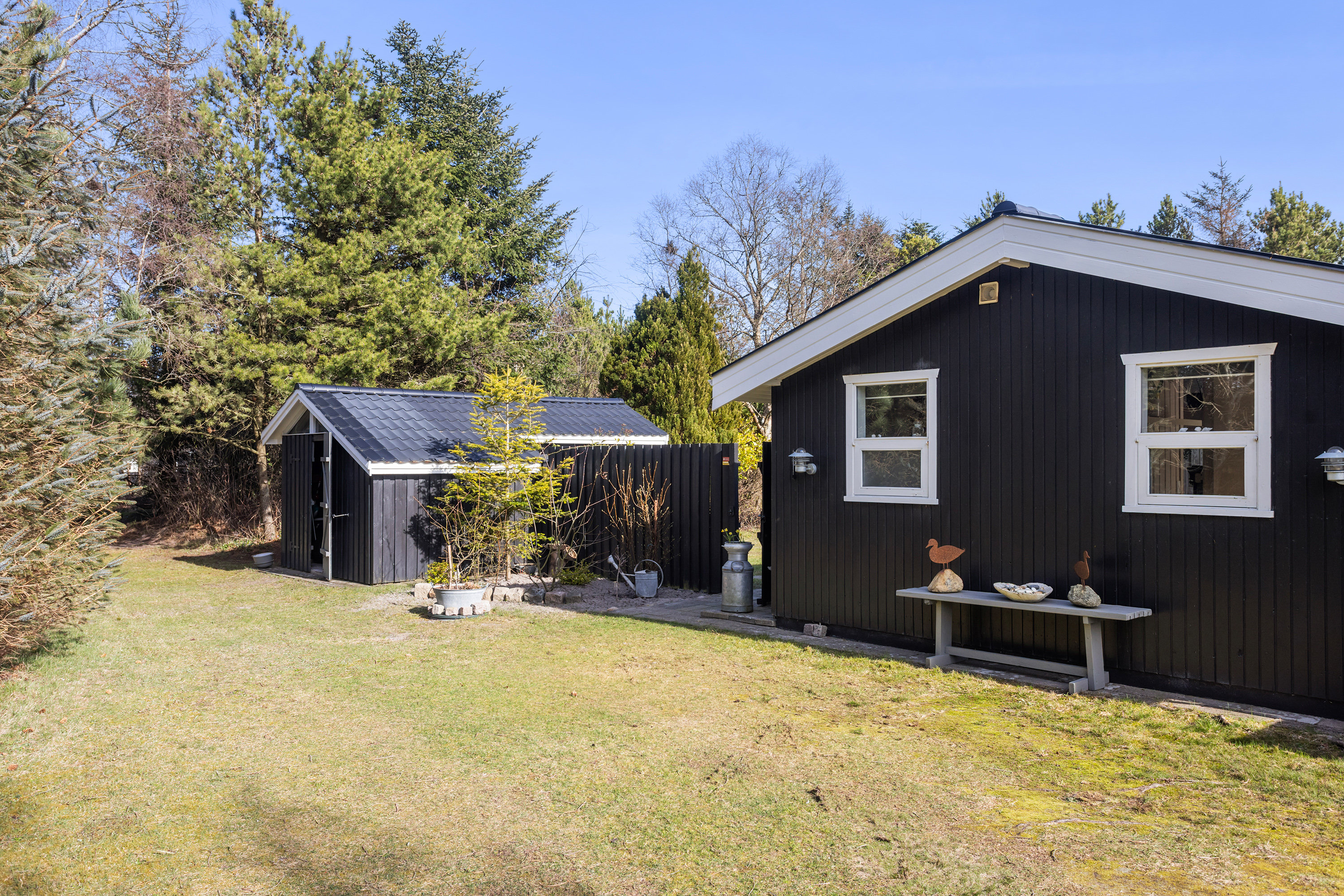 Fremhævet facade billede i fuldskærmstilstand. Billede af Bugten 48, Bratten, 9981 Jerup