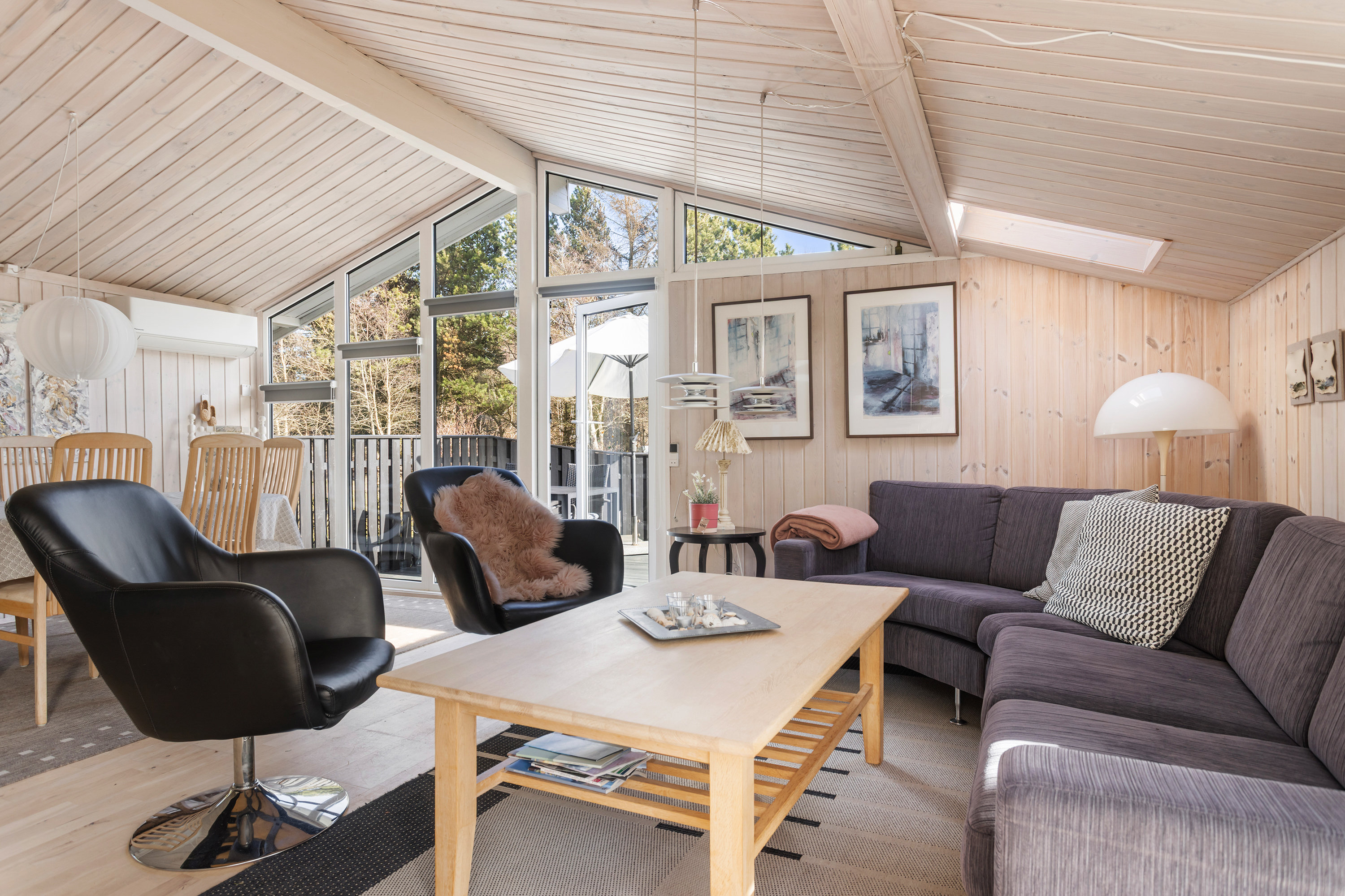 Fremhævet stue billede i fuldskærmstilstand. Billede af Bugten 48, Bratten, 9981 Jerup