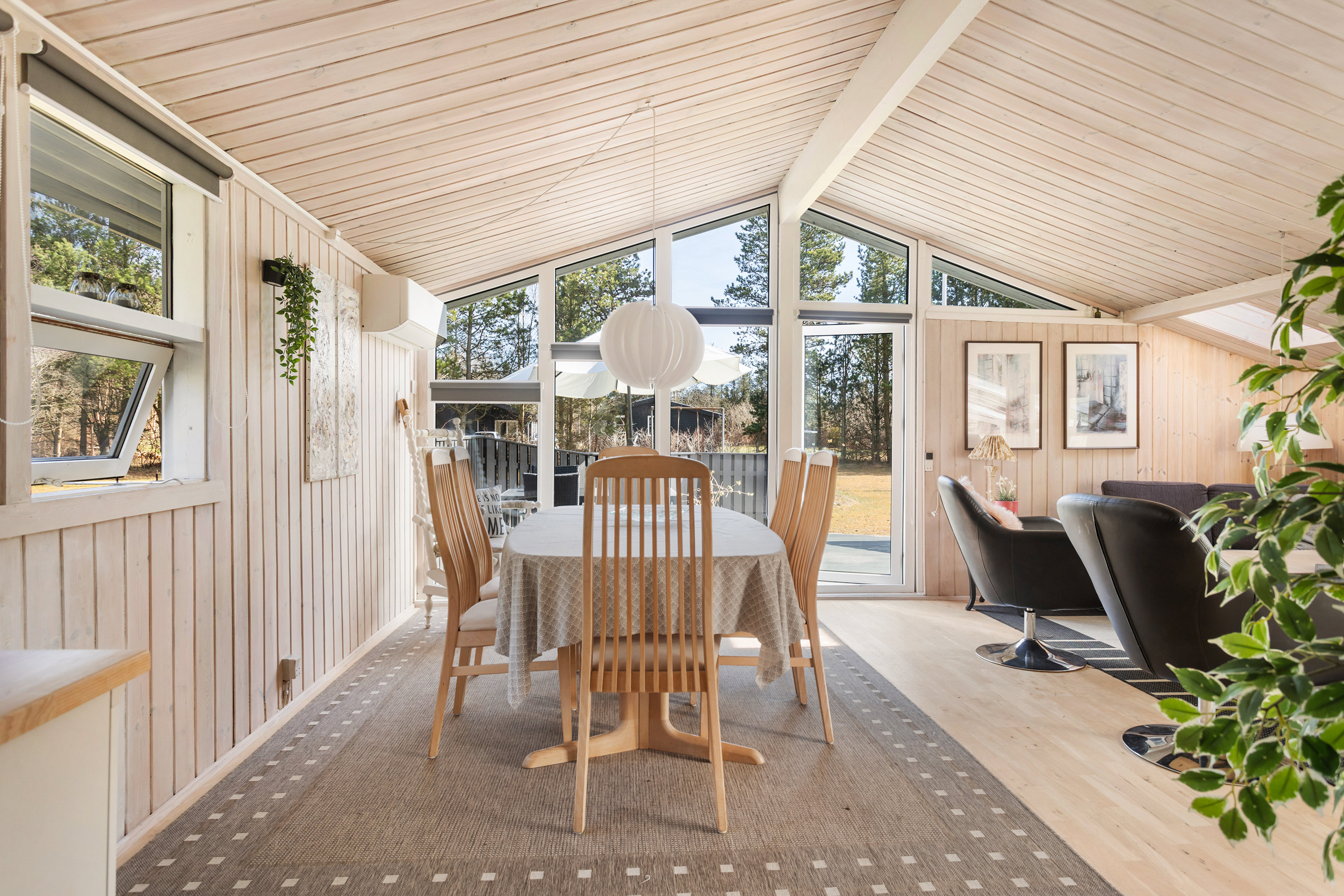 Fremhævet stue billede i fuldskærmstilstand. Billede af Bugten 48, Bratten, 9981 Jerup