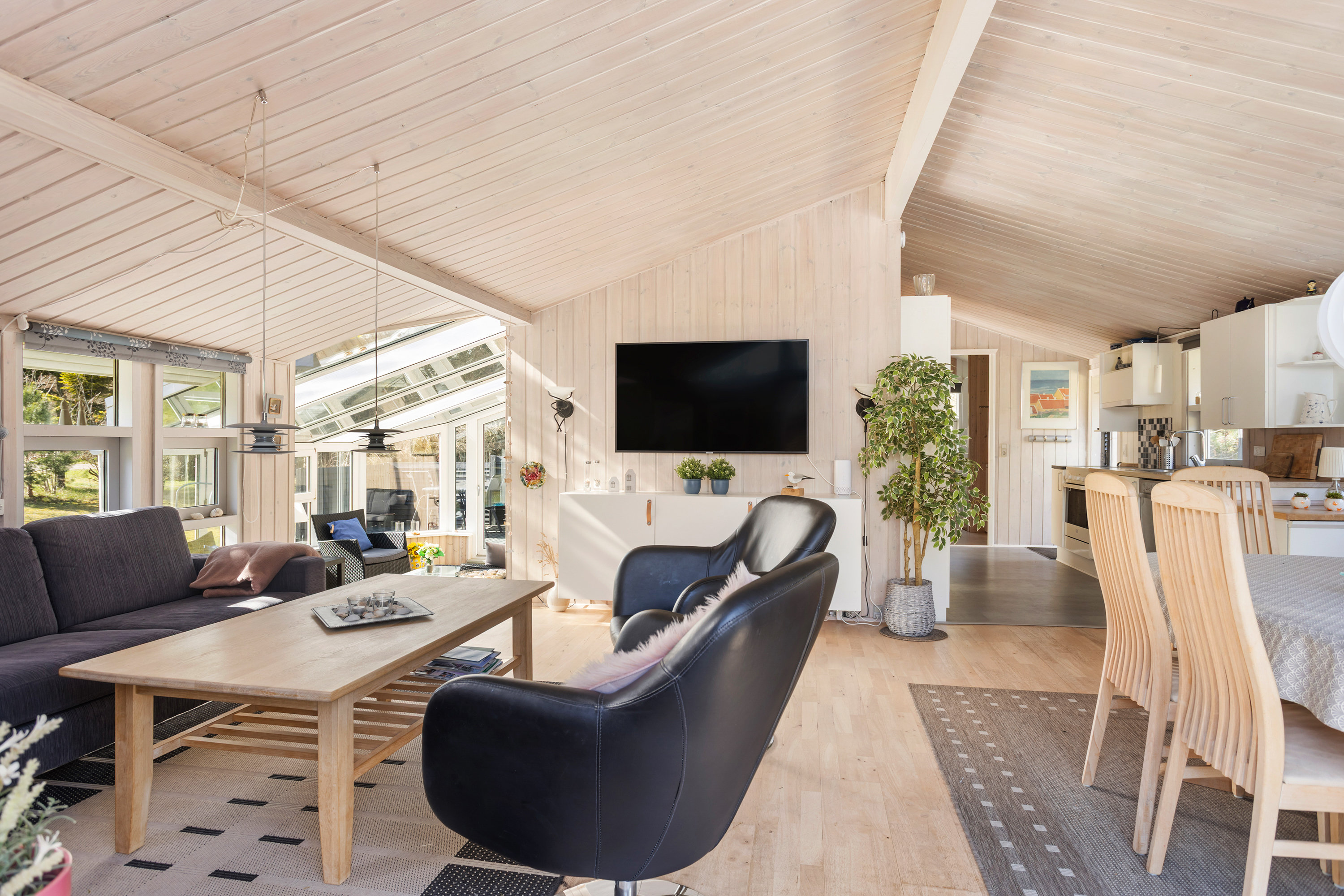 Fremhævet stue billede i fuldskærmstilstand. Billede af Bugten 48, Bratten, 9981 Jerup