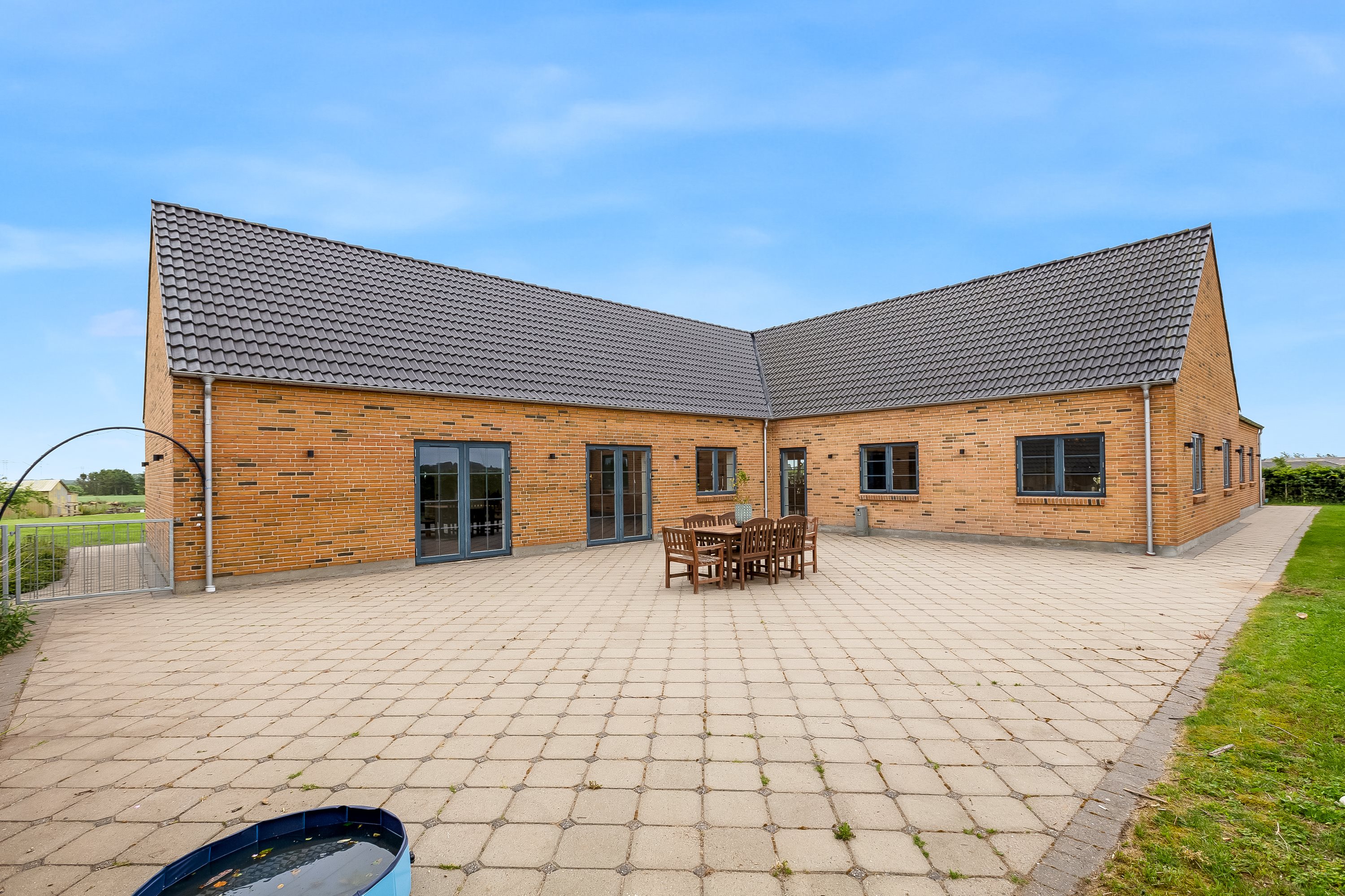 Fremhævet terrasse billede i fuldskærmstilstand. Billede af Kyllinghusvej 1, Sdr Hvam, 7500 Holstebro