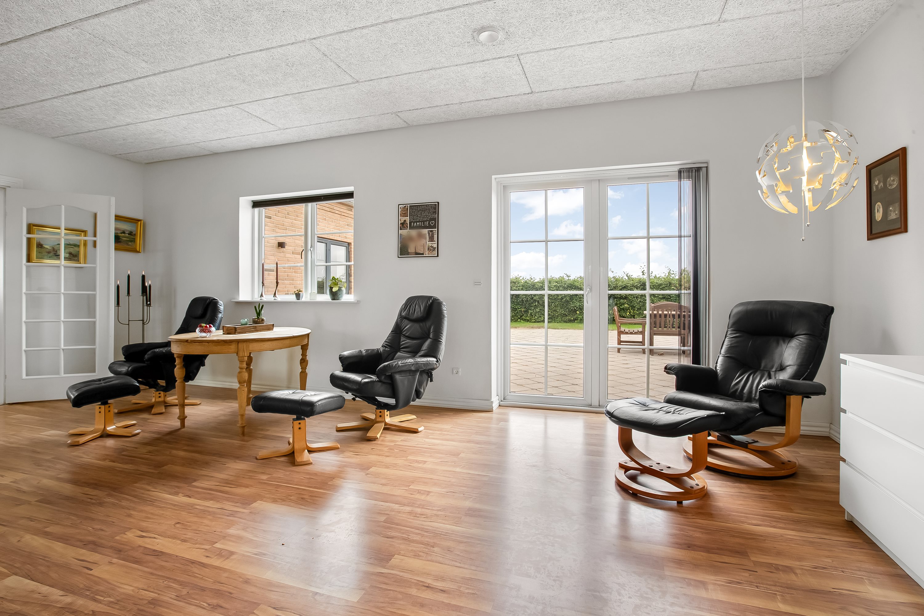 Fremhævet stue billede i fuldskærmstilstand. Billede af Kyllinghusvej 1, Sdr Hvam, 7500 Holstebro