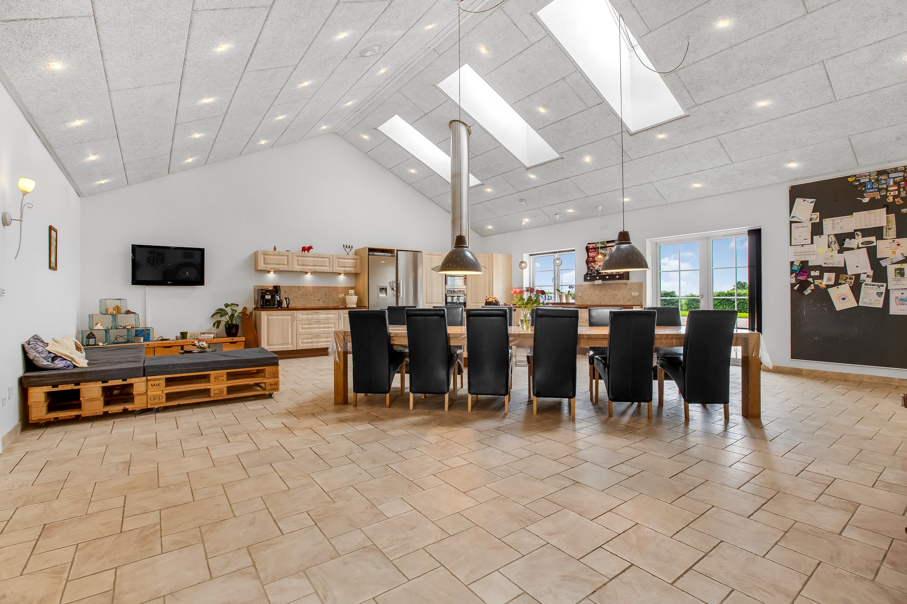 Fremhævet køkken alrum billede i fuldskærmstilstand. Billede af Kyllinghusvej 1, Sdr Hvam, 7500 Holstebro