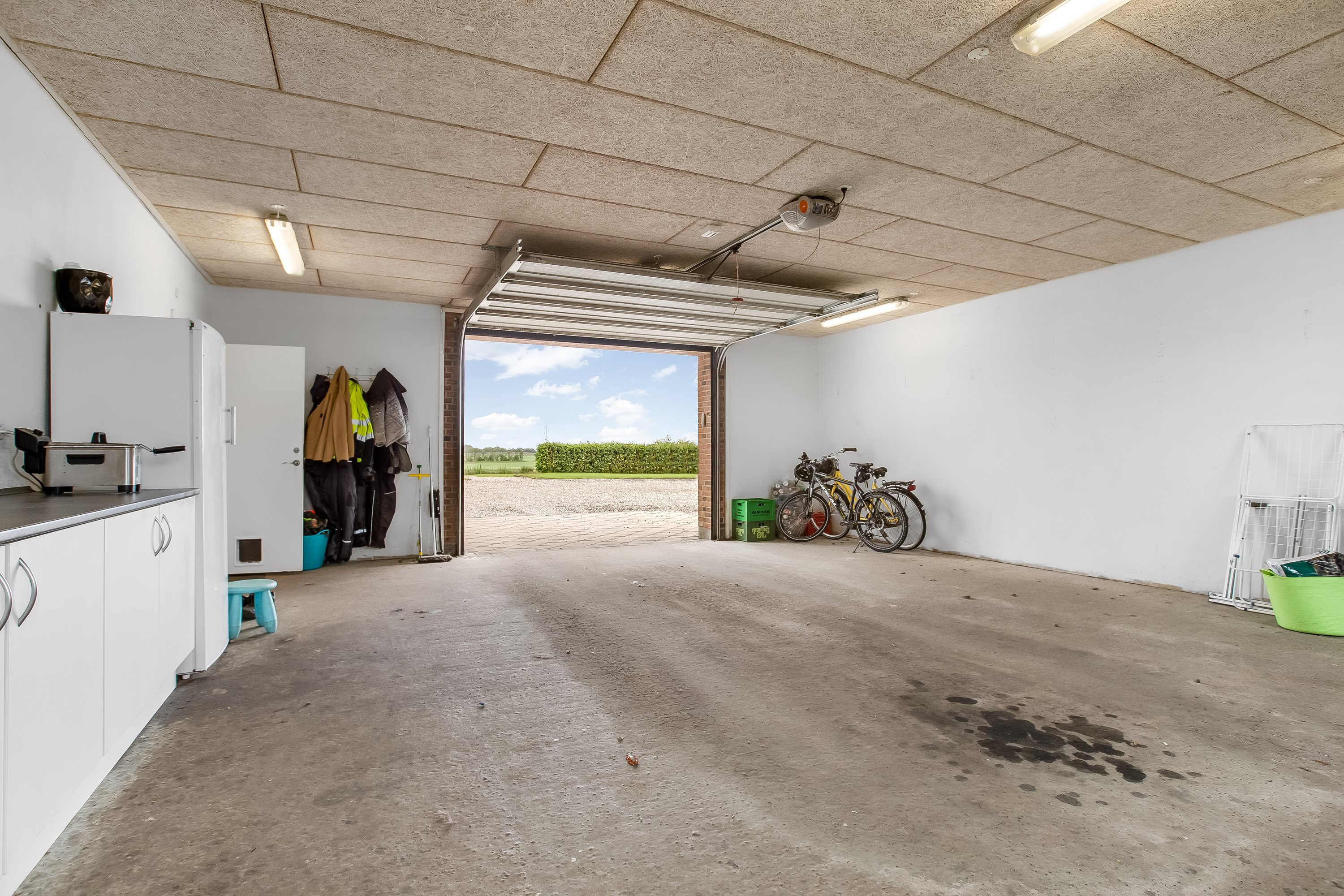 Fremhævet garage billede i fuldskærmstilstand. Billede af Kyllinghusvej 1, Sdr Hvam, 7500 Holstebro